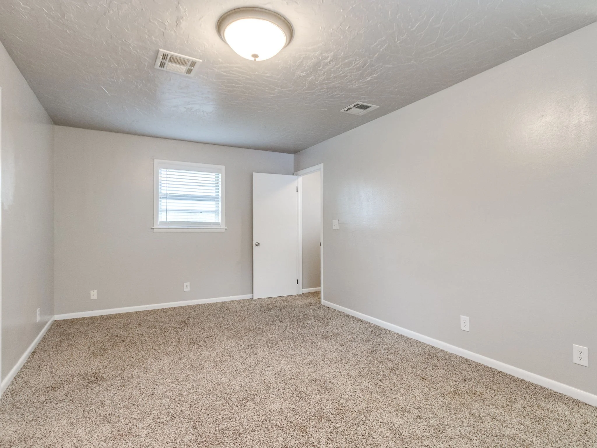 44-web-or-mls-1617 Avondale Dr-50.jpg