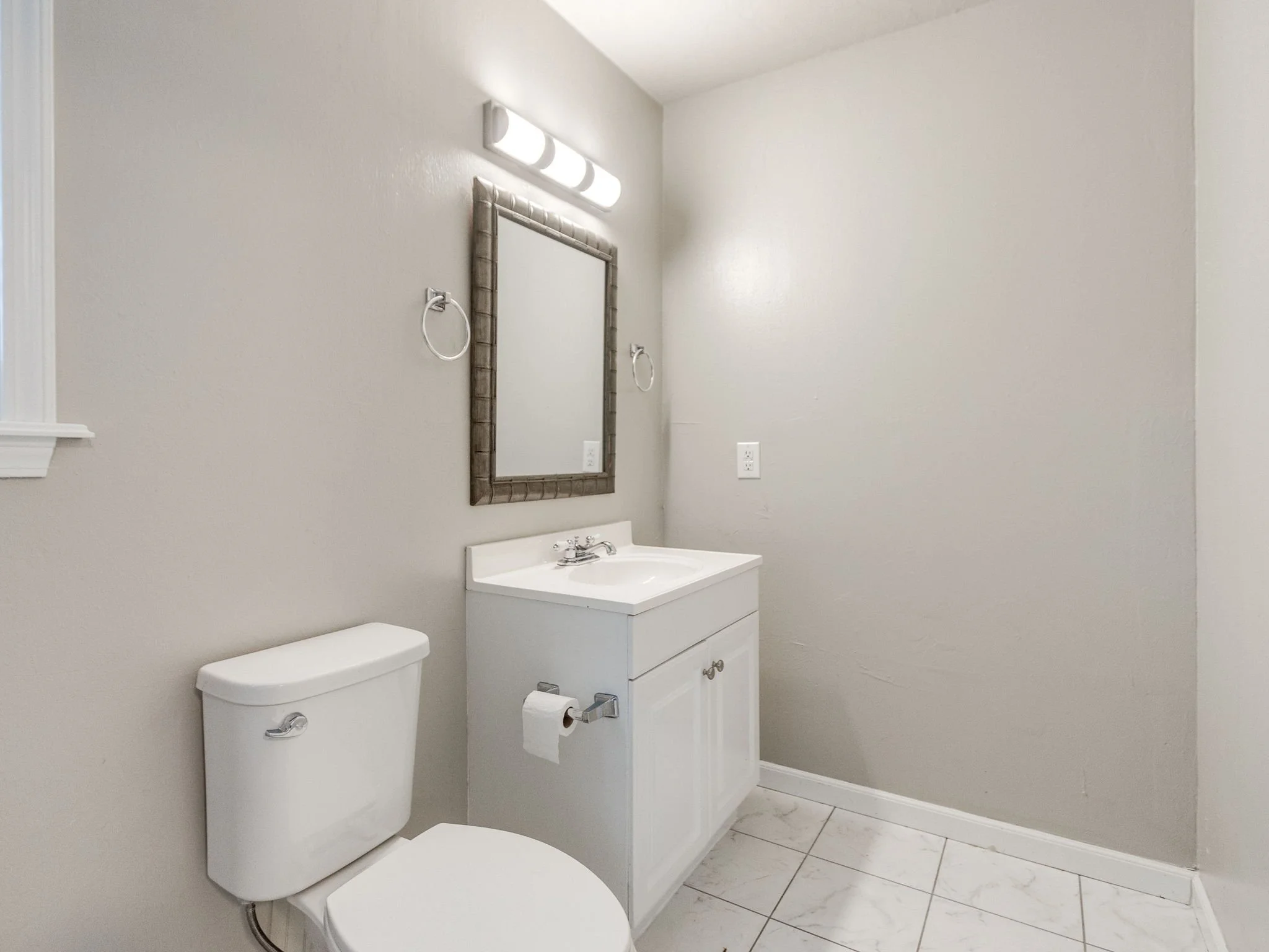 46-web-or-mls-1617 Avondale Dr-52.jpg