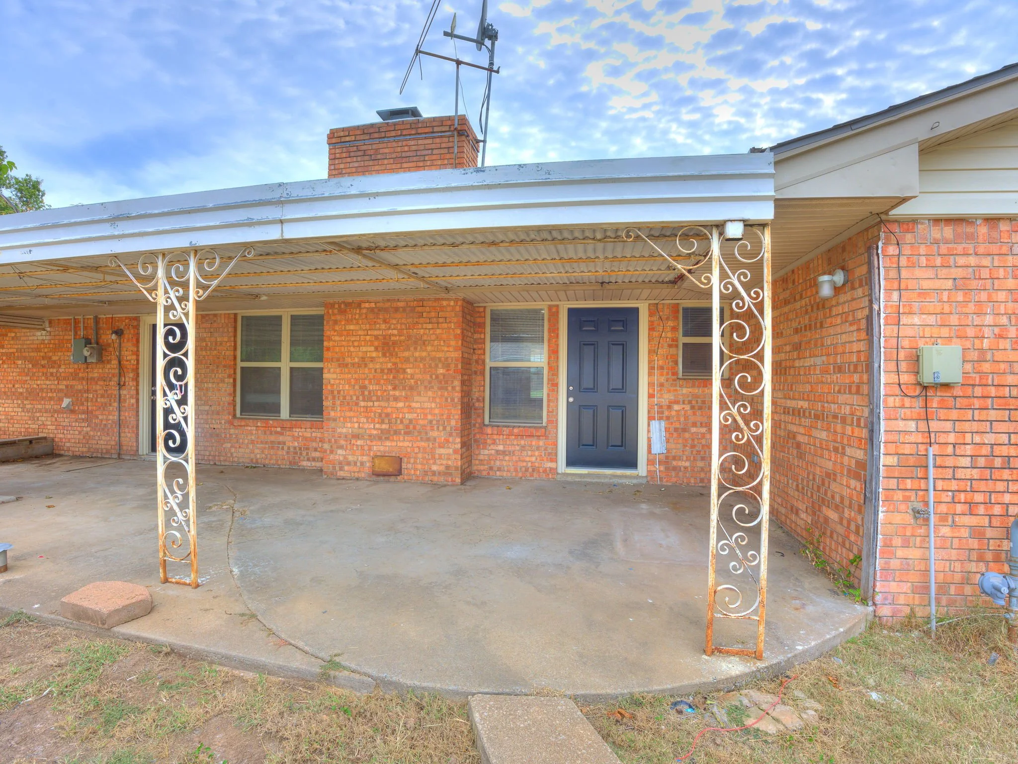 7-web-or-mls-412 Sundown Dr-2.jpg