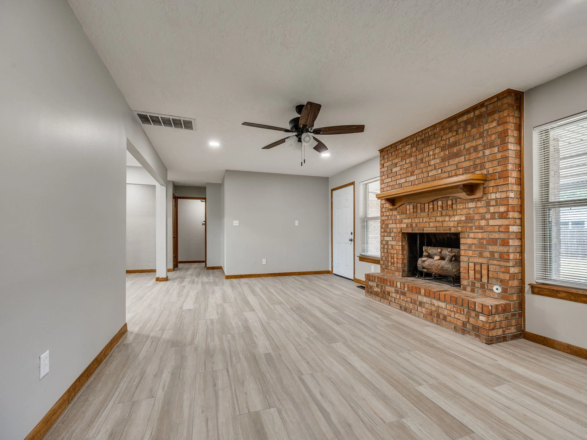 20-web-or-mls-412 Sundown Dr-20.jpg