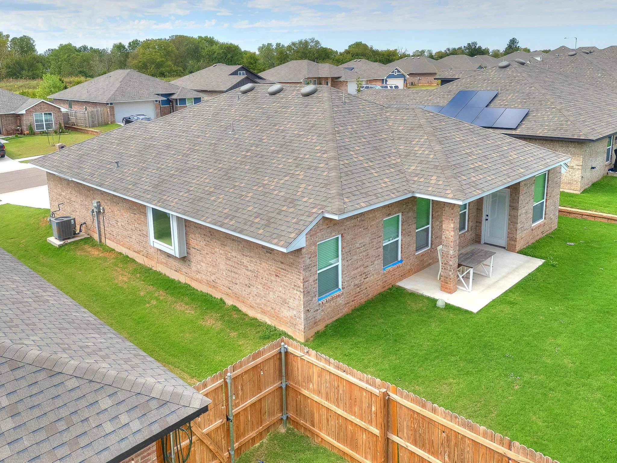 16-web-or-mls-2323 Arcady Ave-17.jpg