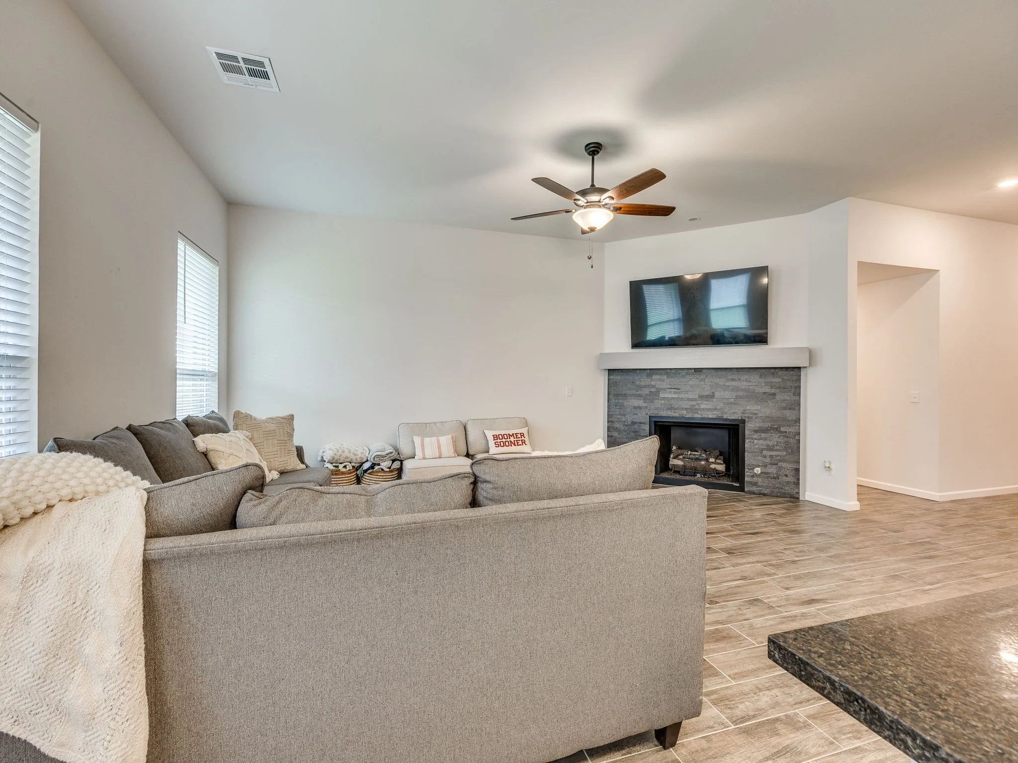 28-web-or-mls-2323 Arcady Ave-29.jpg