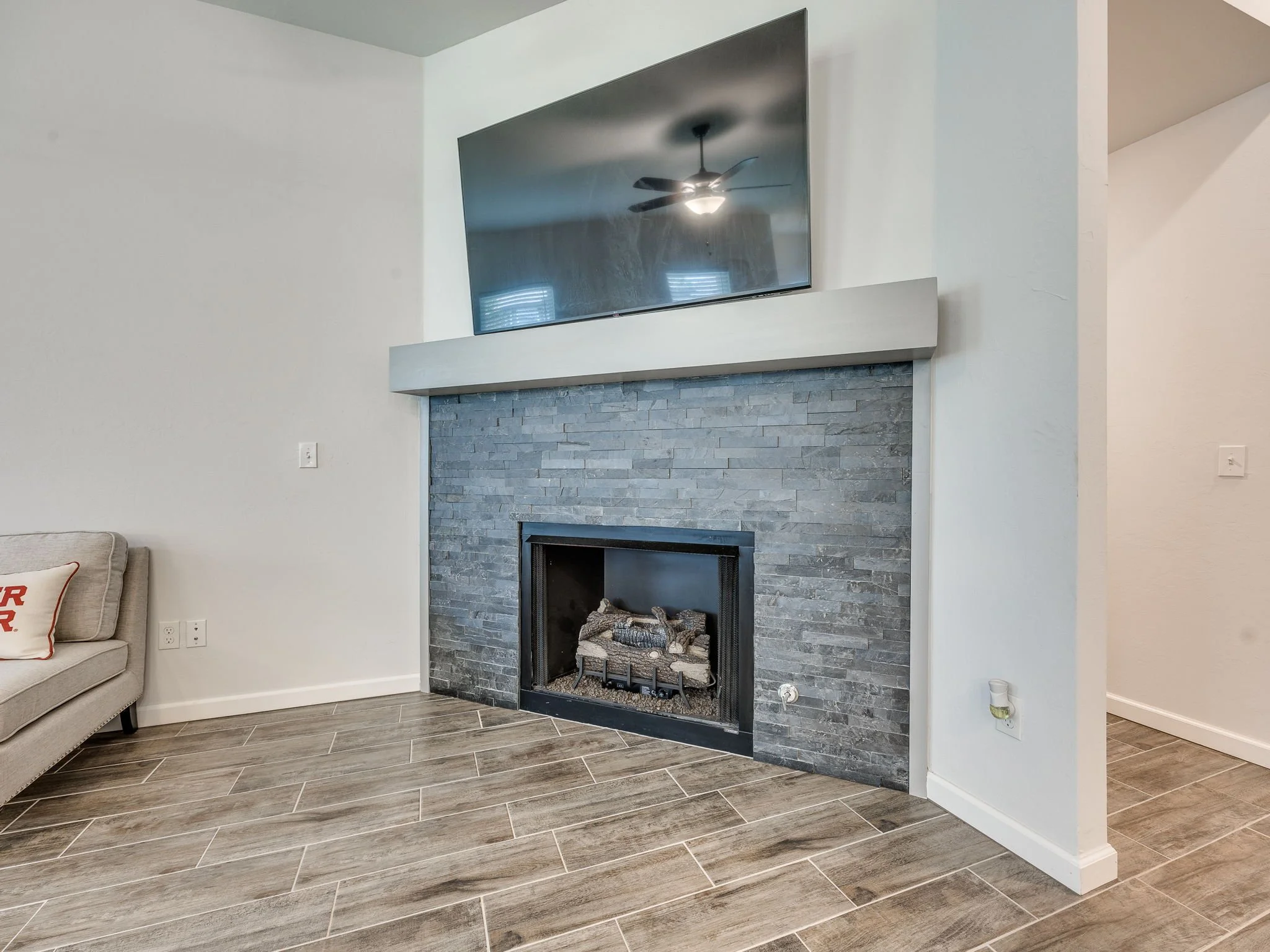 29-web-or-mls-2323 Arcady Ave-30.jpg