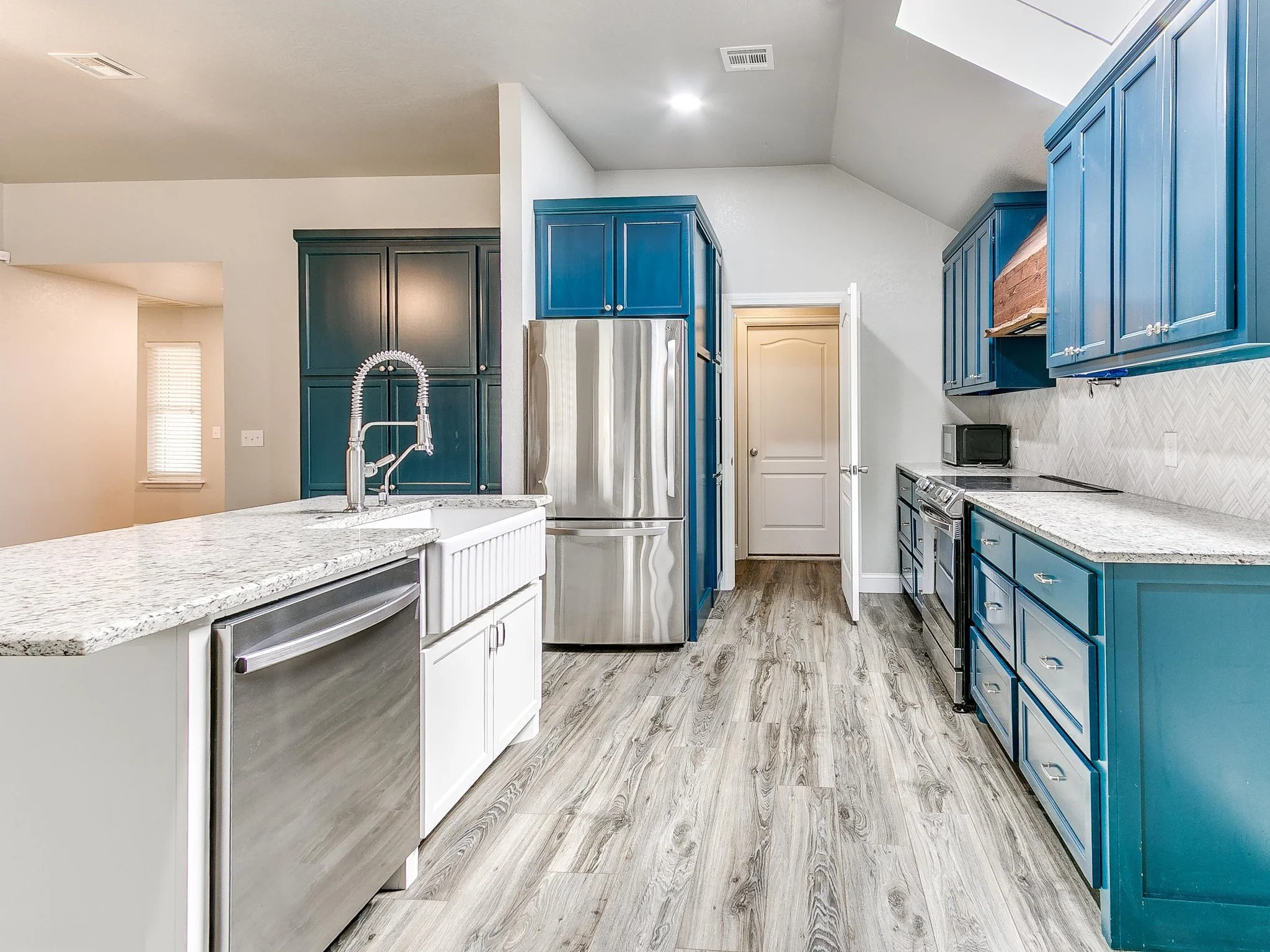 26-web-or-mls-713 Night Hawk Dr-27.jpg