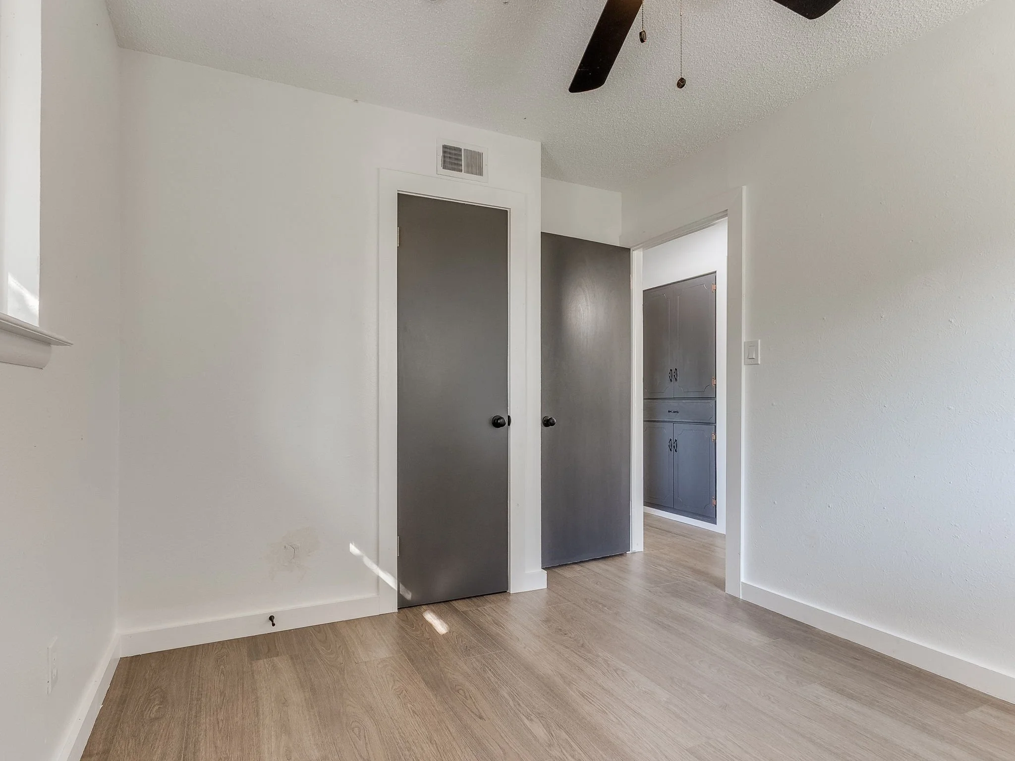16-web-or-mls-2016 Melrose Dr-MLS-17.jpg