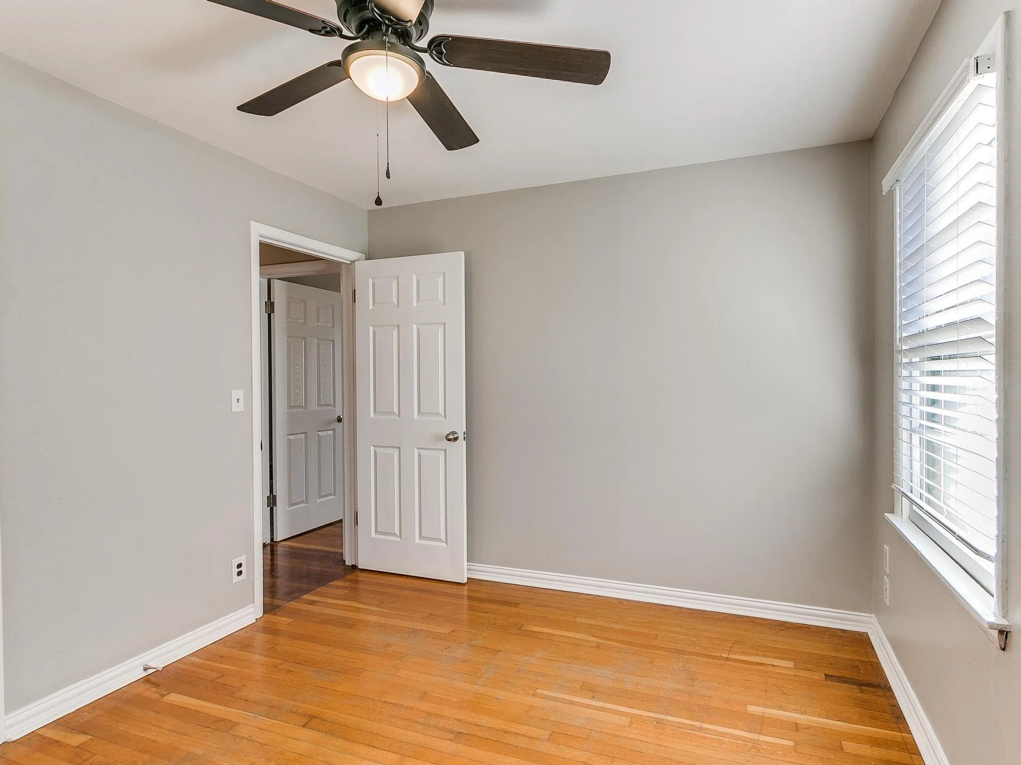 122 S Sherry Ave-16.jpg