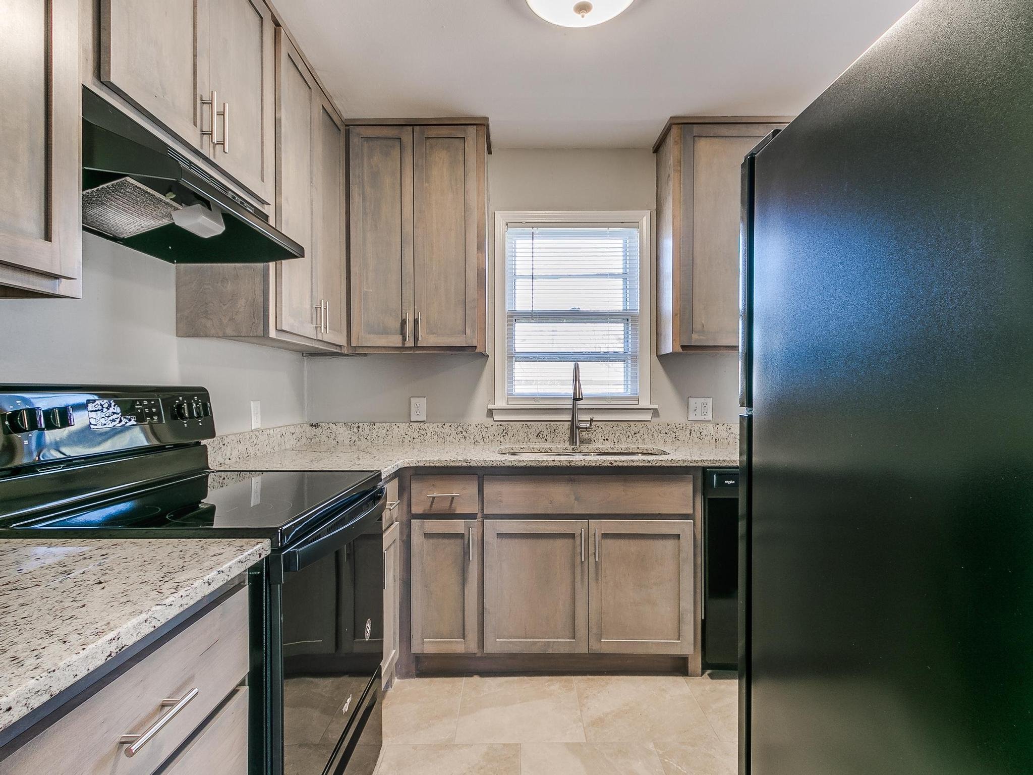 122 S Sherry Ave-29.jpg