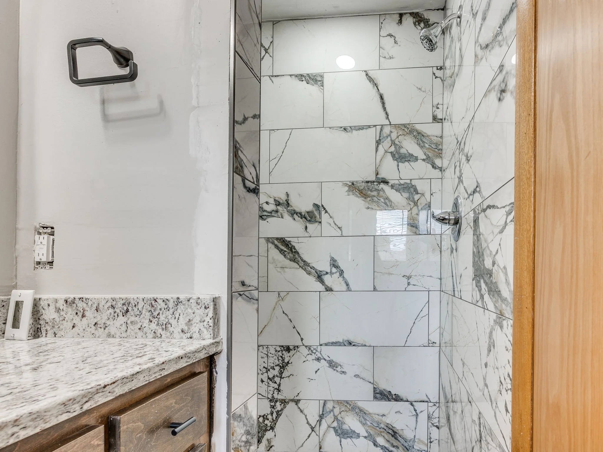 26-web-or-mls-412 Sundown Dr-26.jpg