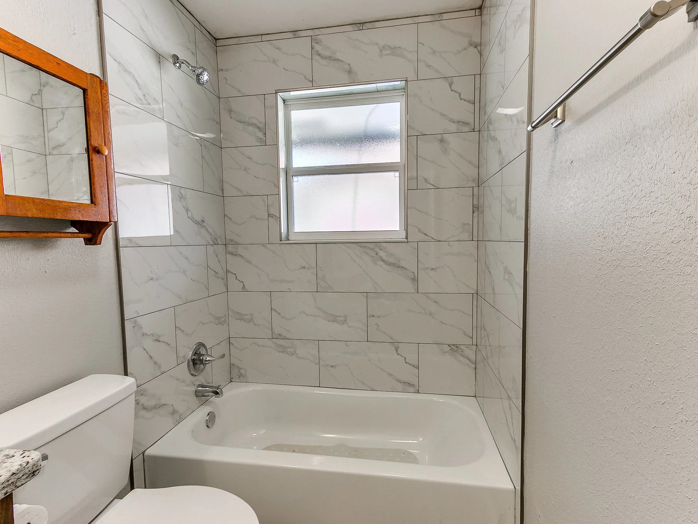 1608 Canterbury shower.jpg