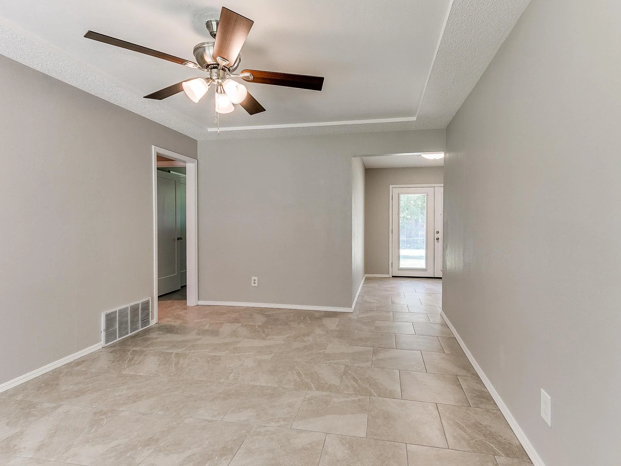 1608 Canterbury-25.jpg