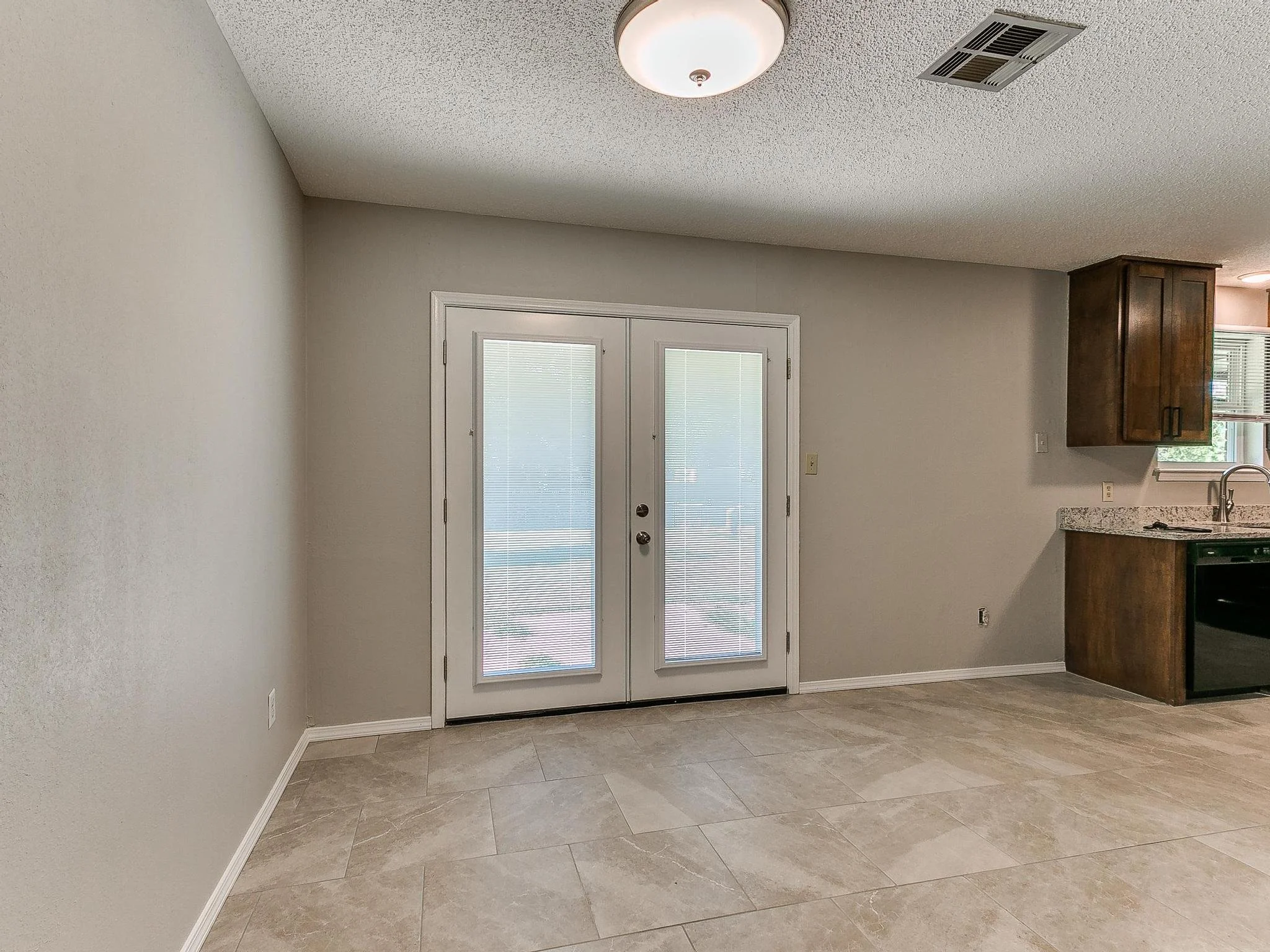 1608 Canterbury-29.jpg