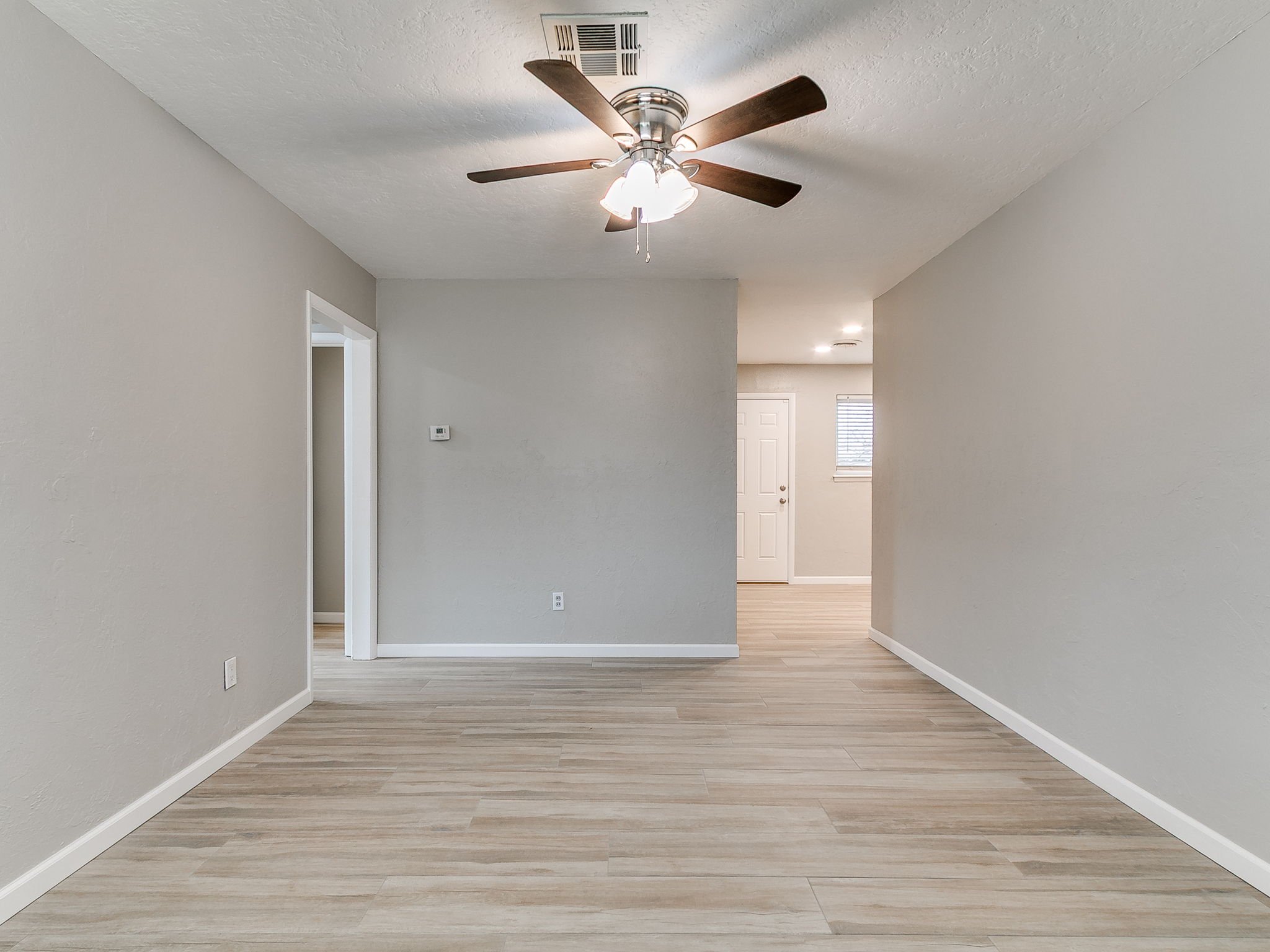 24-web-or-mls-202 Thompson Dr-25.jpg