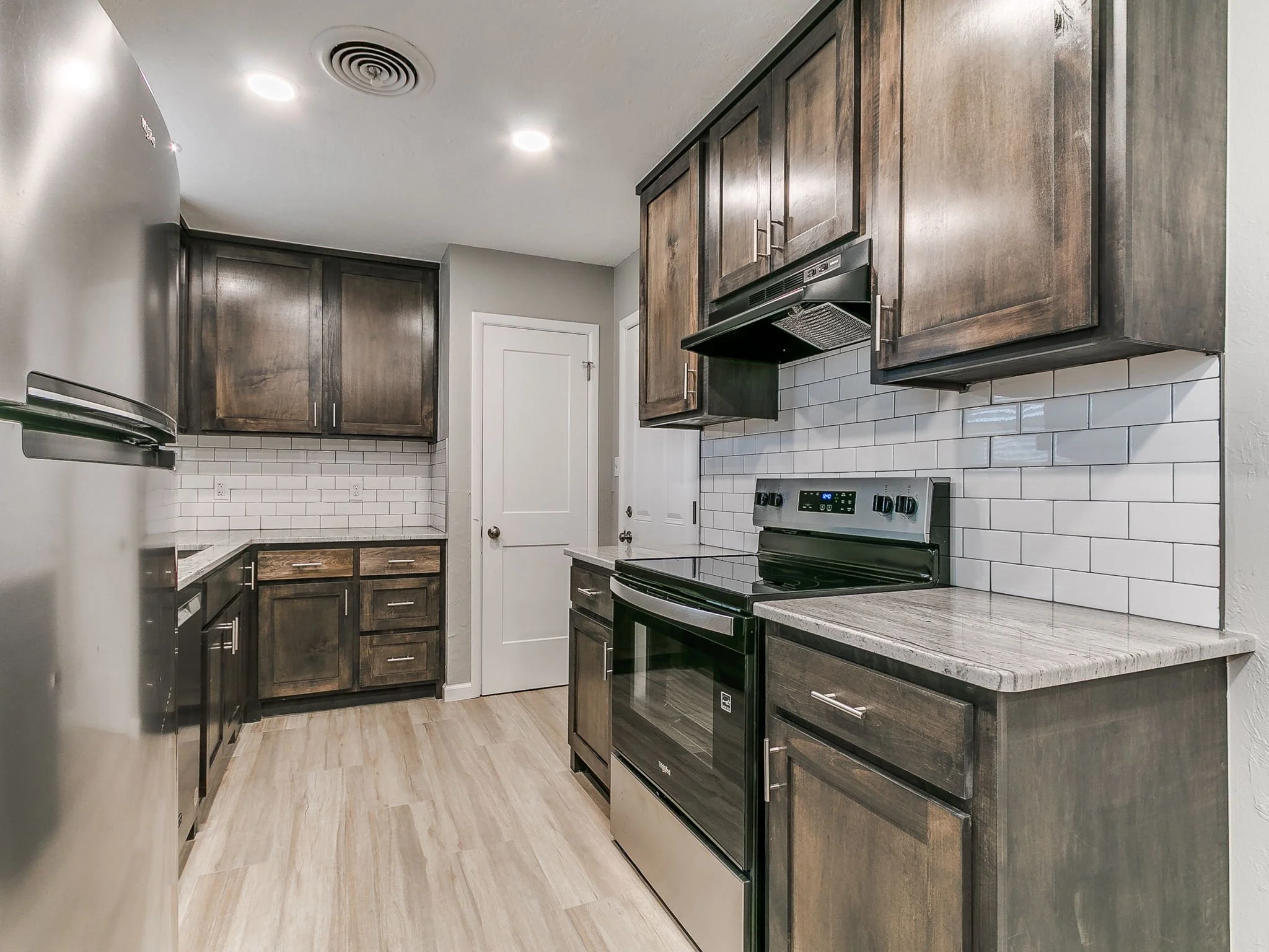 36-web-or-mls-202 Thompson Dr-37.jpg