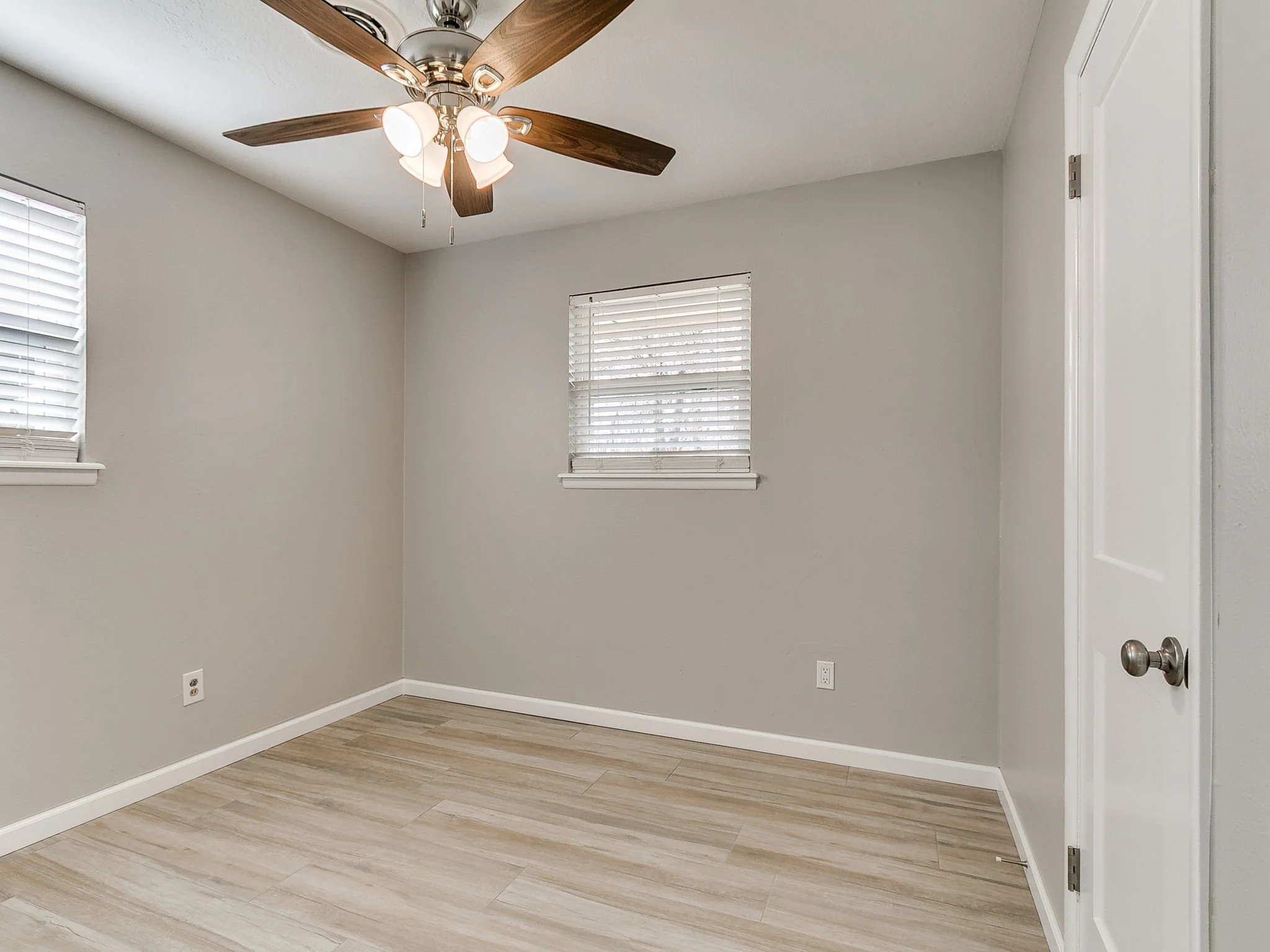 50-web-or-mls-202 Thompson Dr-51.jpg