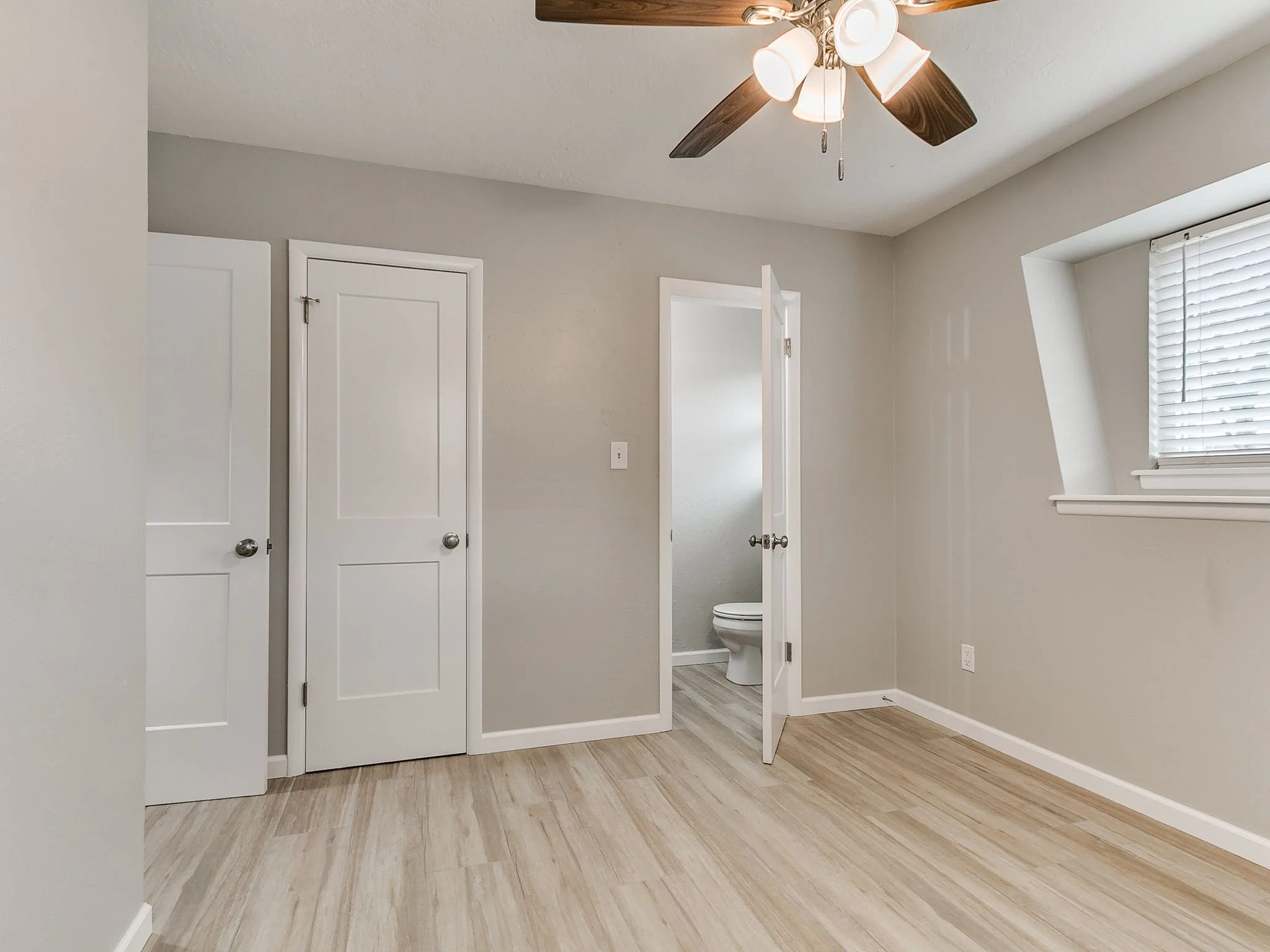 60-web-or-mls-202 Thompson Dr-61.jpg