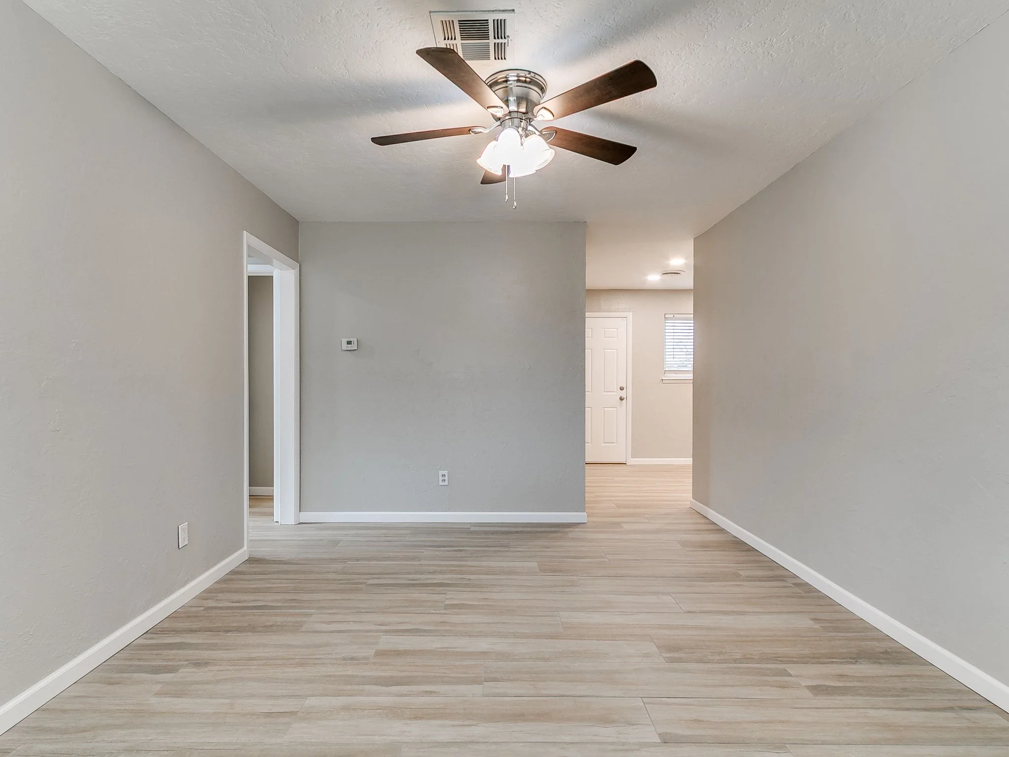 24-web-or-mls-202 Thompson Dr-25.jpg