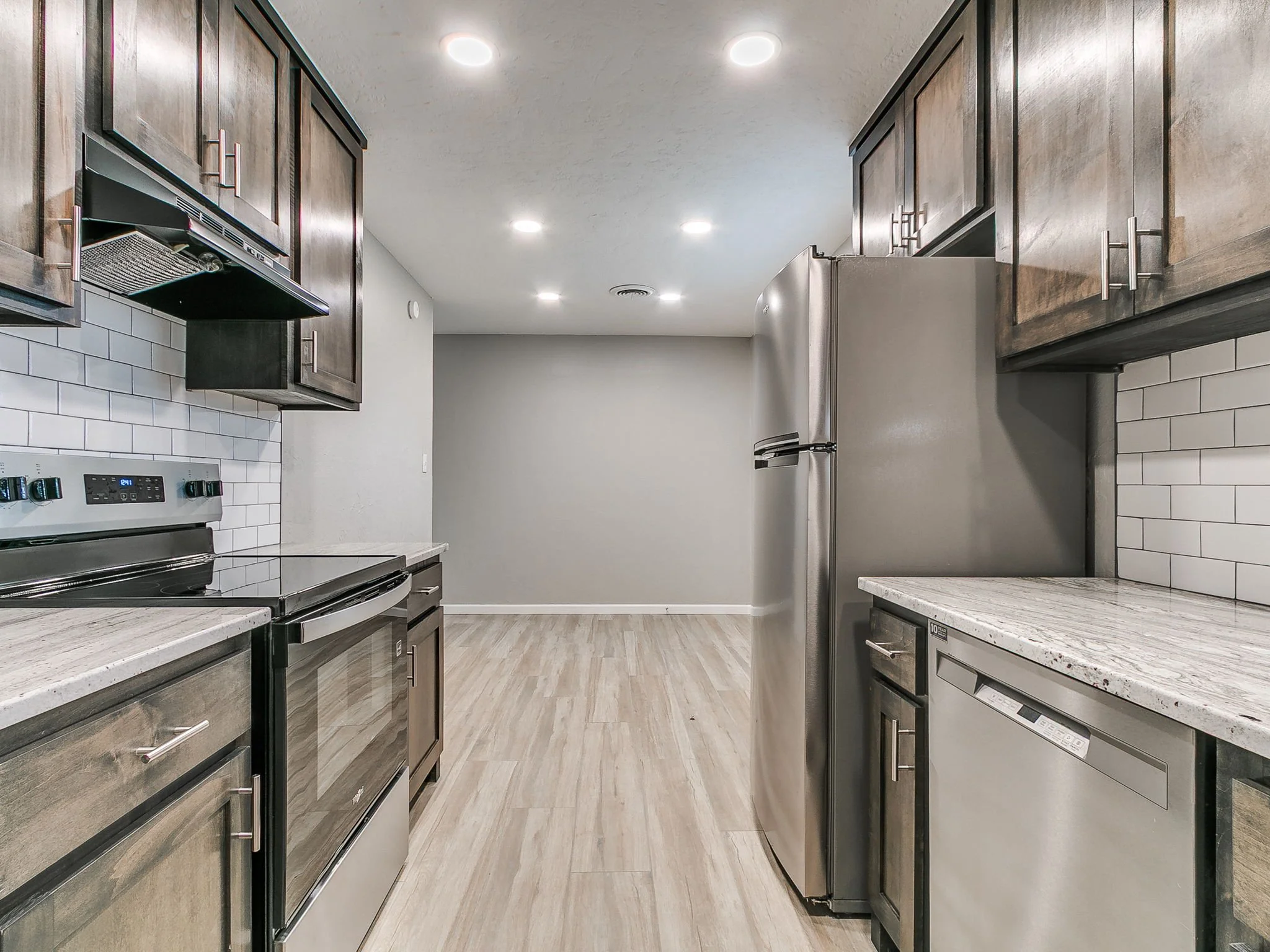 41-web-or-mls-202 Thompson Dr-42.jpg