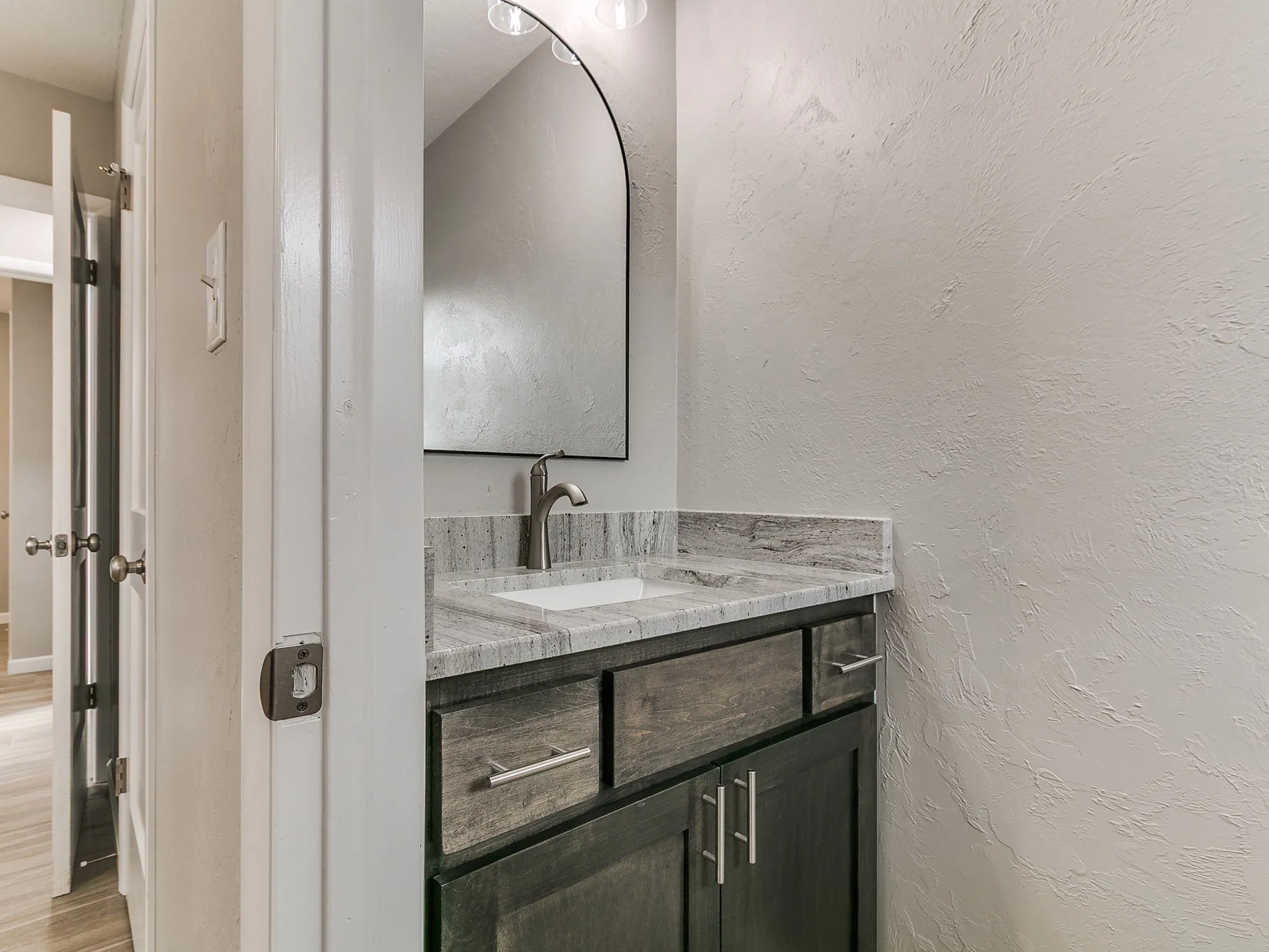 66-web-or-mls-202 Thompson Dr-67.jpg