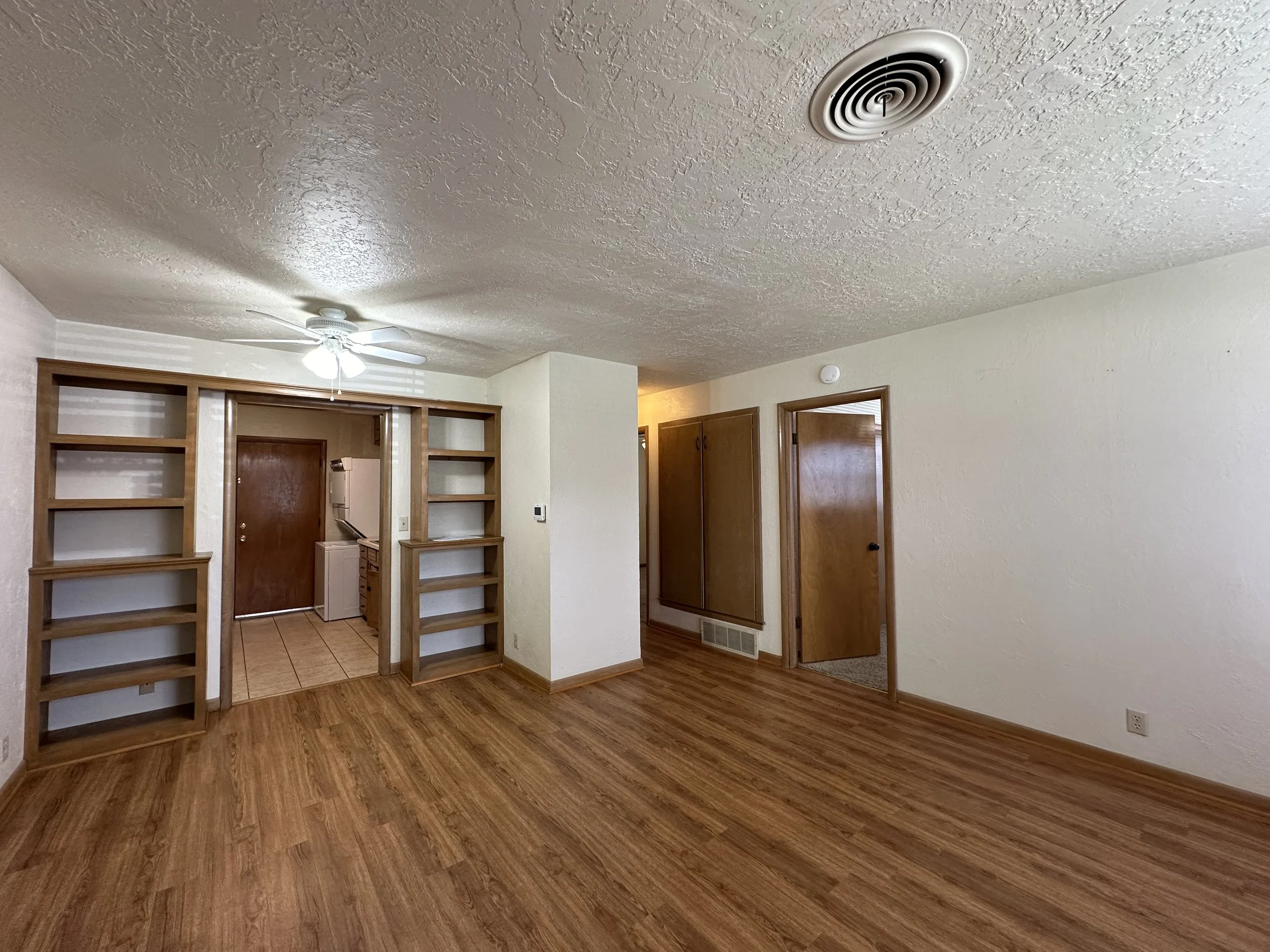 2033 Delaware-4.jpeg