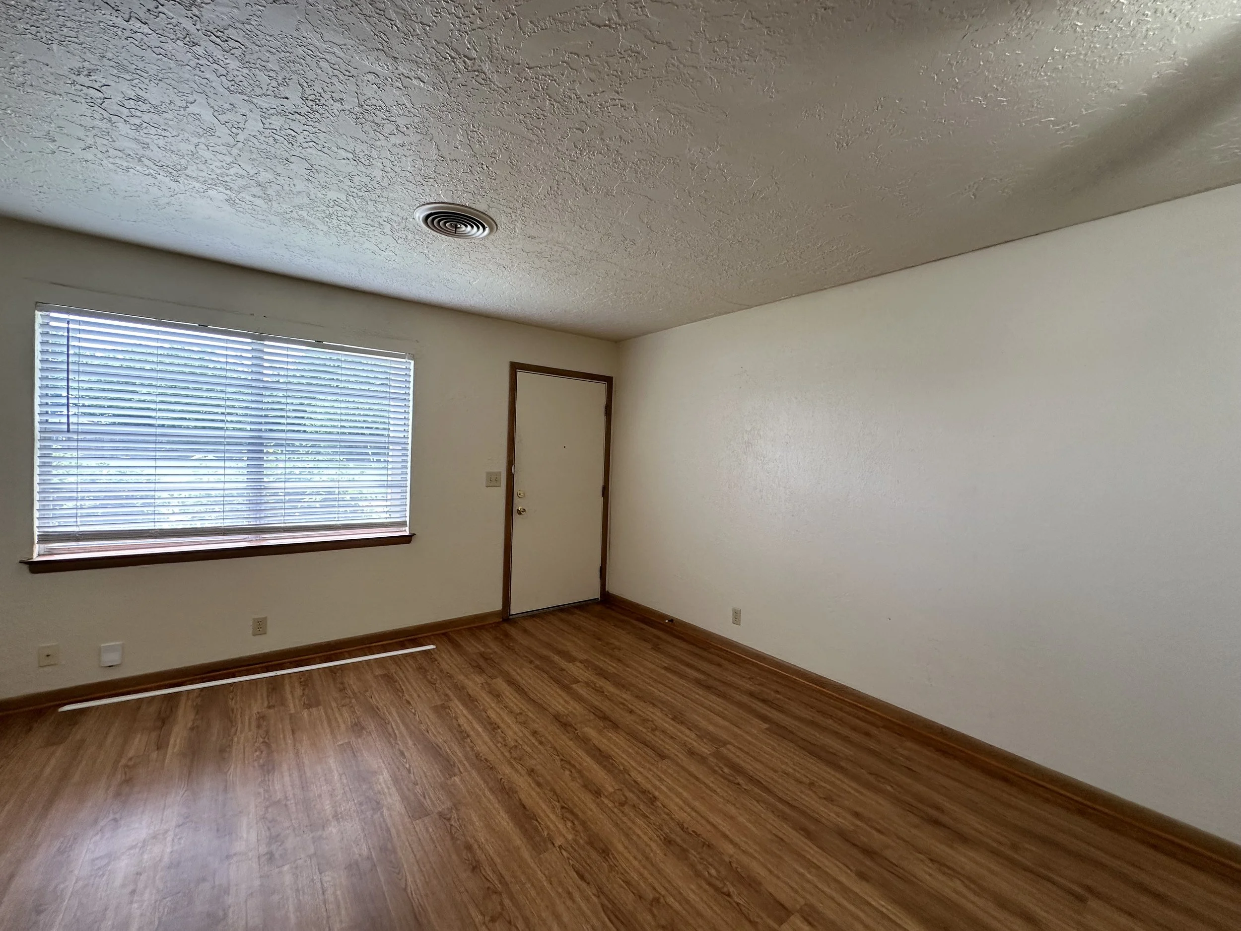 2033 Delaware-5.jpeg