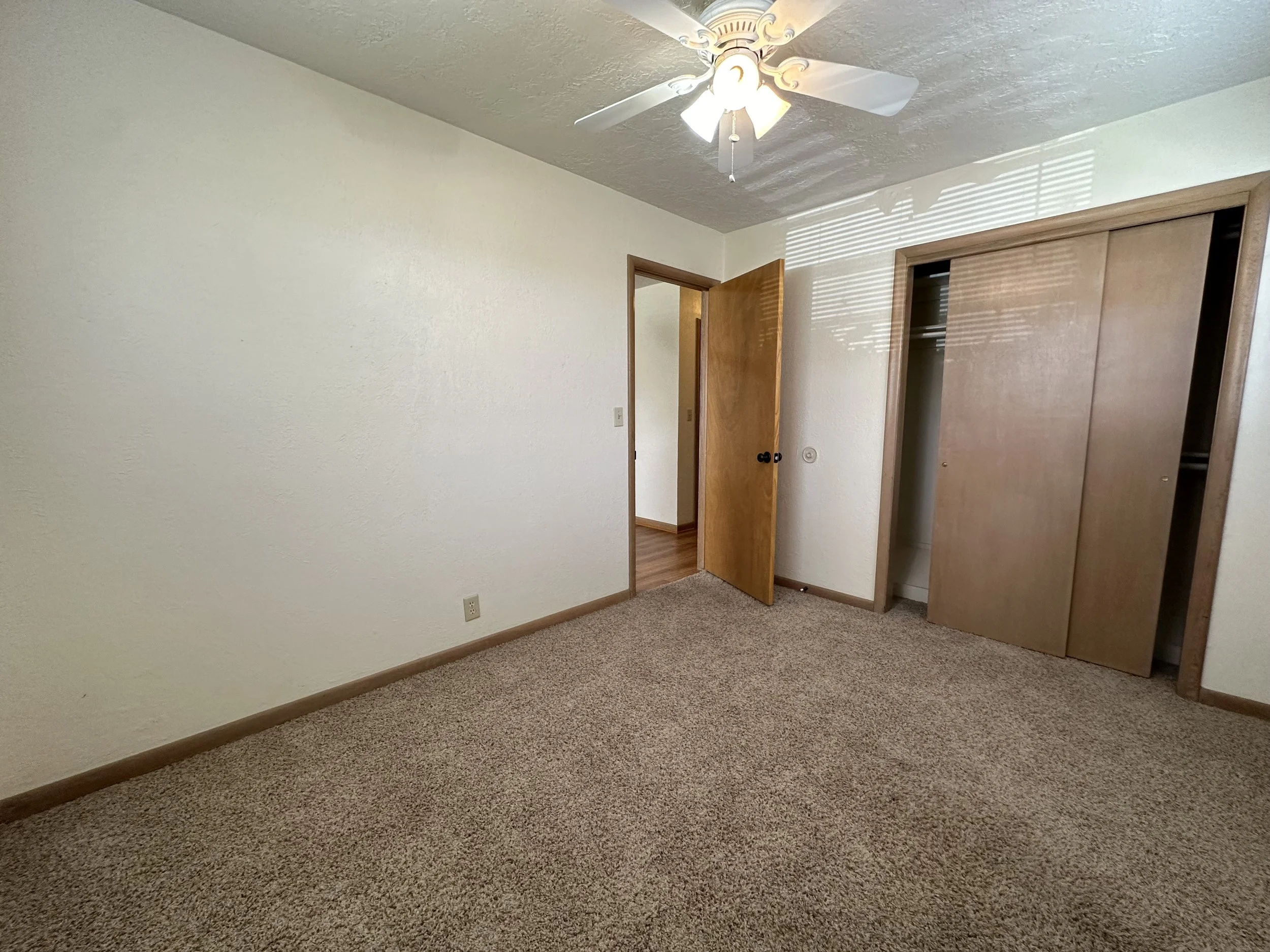 2033 Delaware-11.jpeg