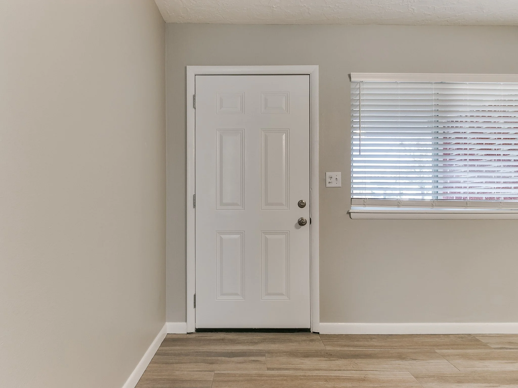 15-web-or-mls-1626 Denison Dr-16.jpg