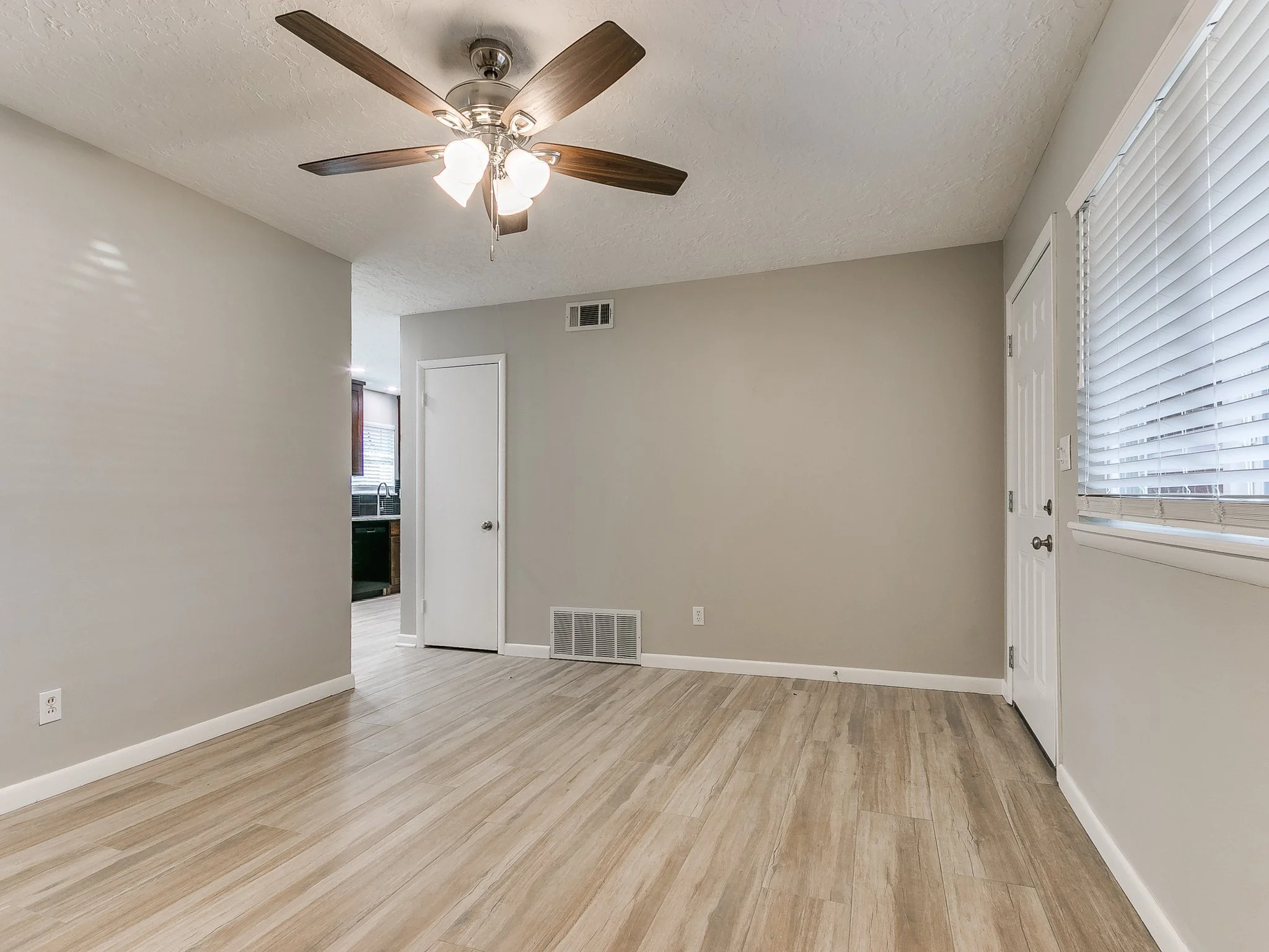 17-web-or-mls-1626 Denison Dr-18.jpg