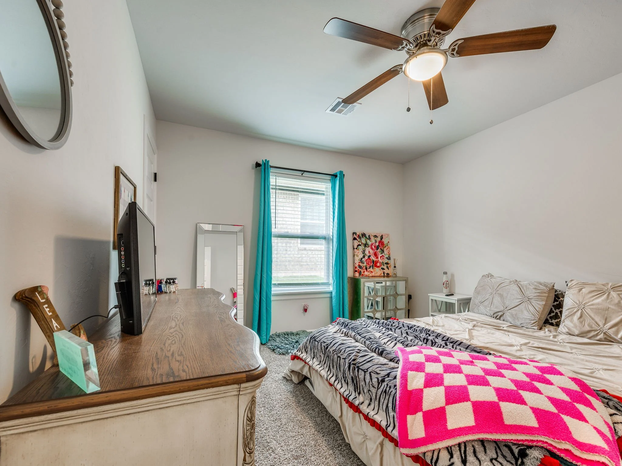 24-web-or-mls-2323 Arcady Ave-25.jpg