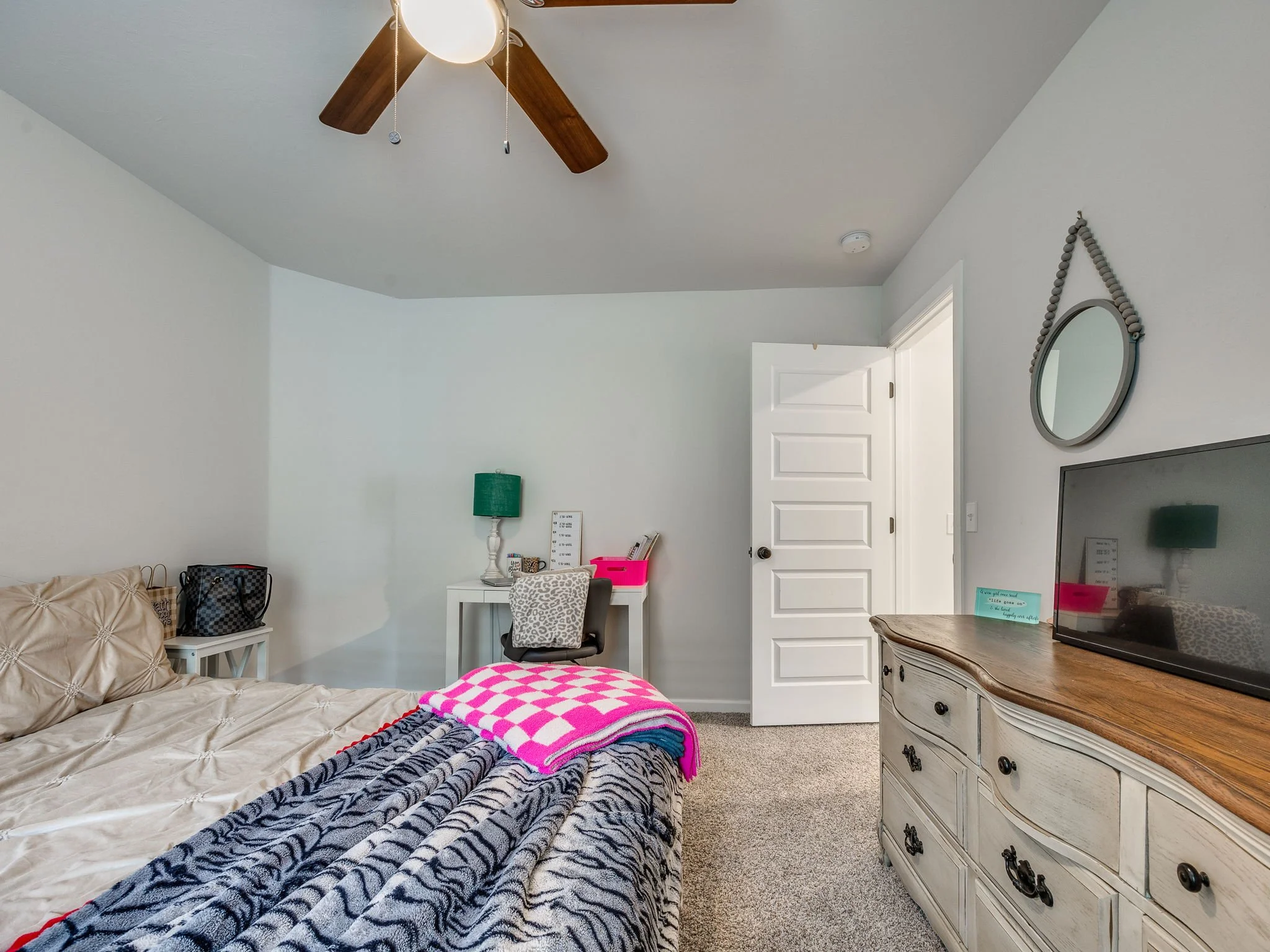 25-web-or-mls-2323 Arcady Ave-26.jpg