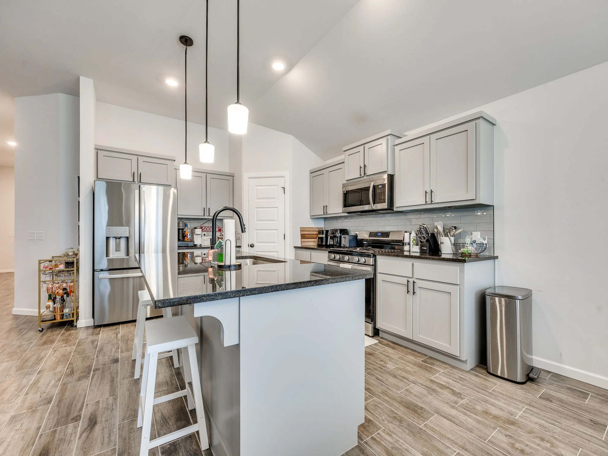 31-web-or-mls-2323 Arcady Ave-32.jpg