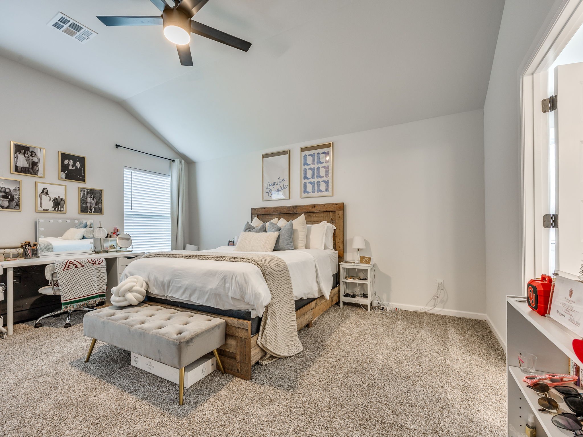 40-web-or-mls-2323 Arcady Ave-41.jpg