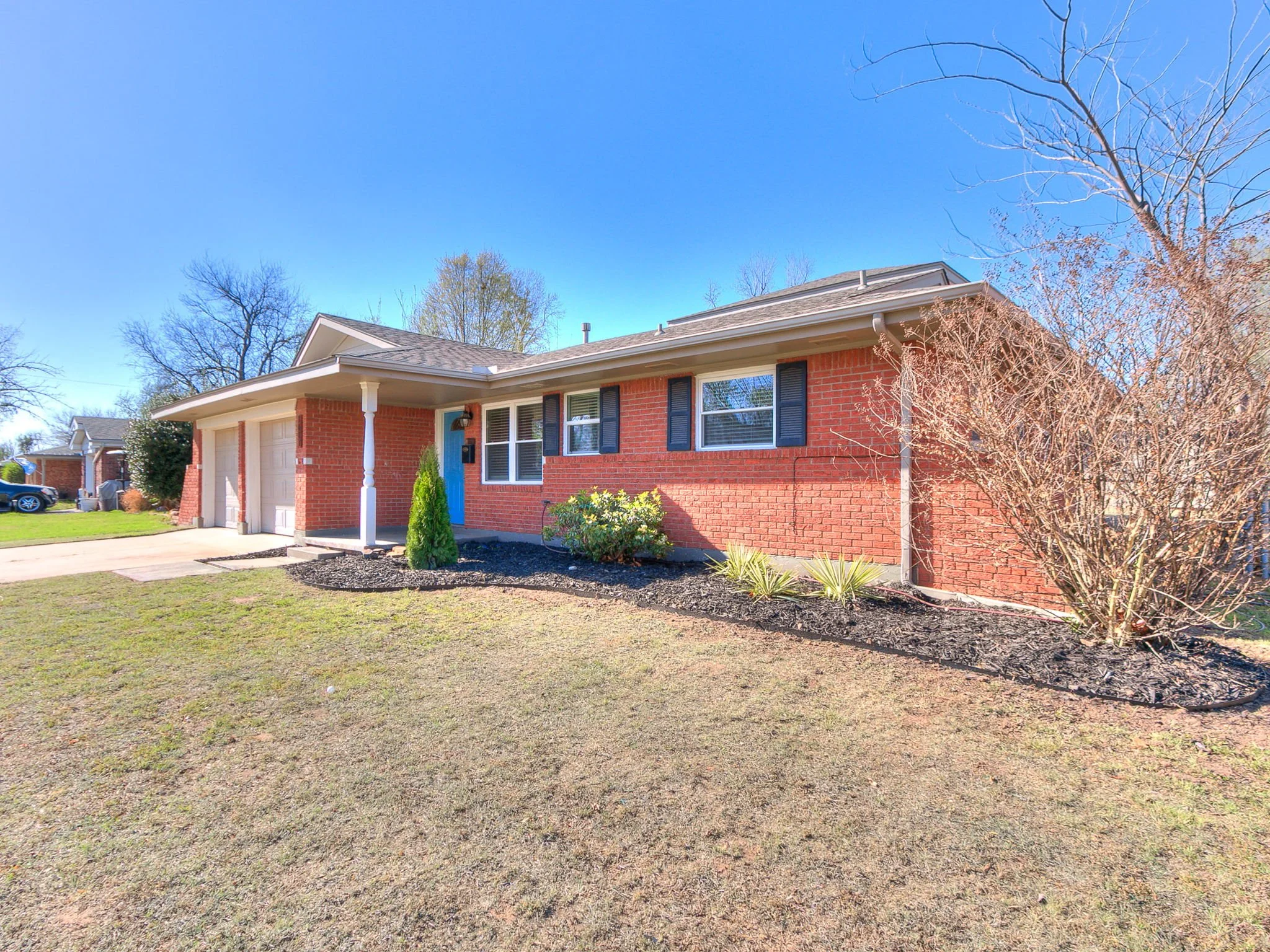 2-web-or-mls-1617 Avondale Dr-3.jpg