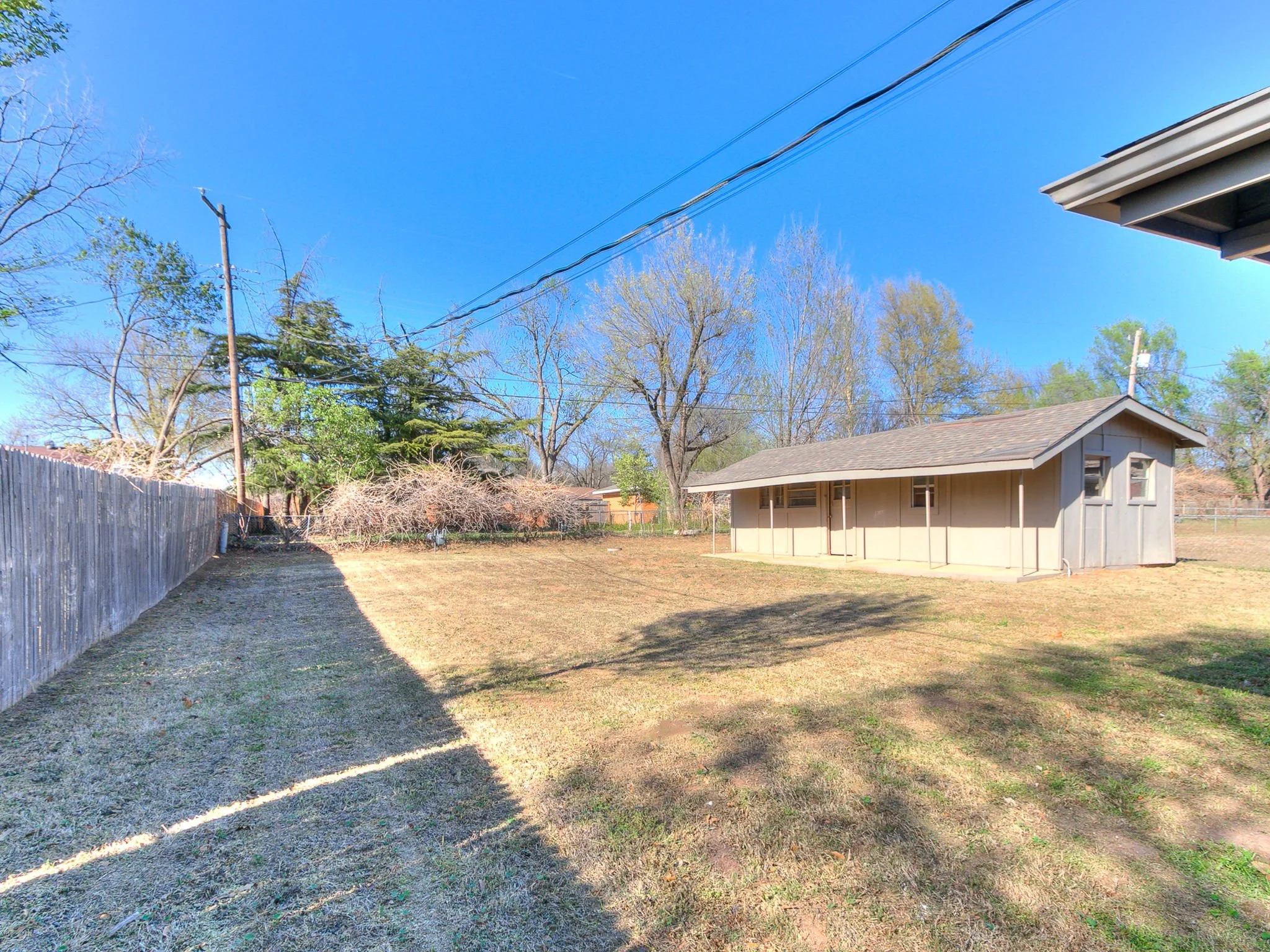 12-web-or-mls-1617 Avondale Dr-13.jpg