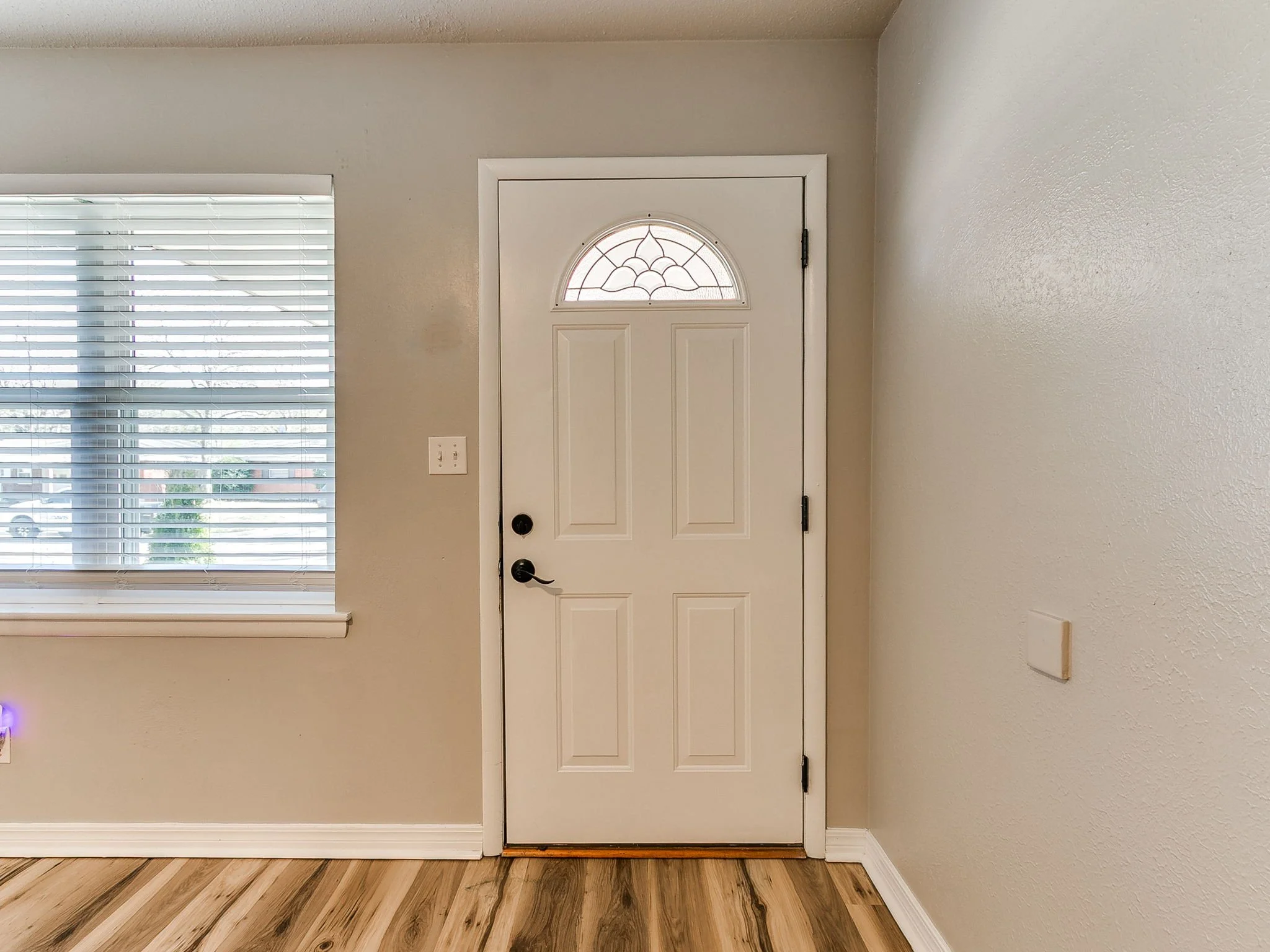 27-web-or-mls-1617 Avondale Dr-28.jpg