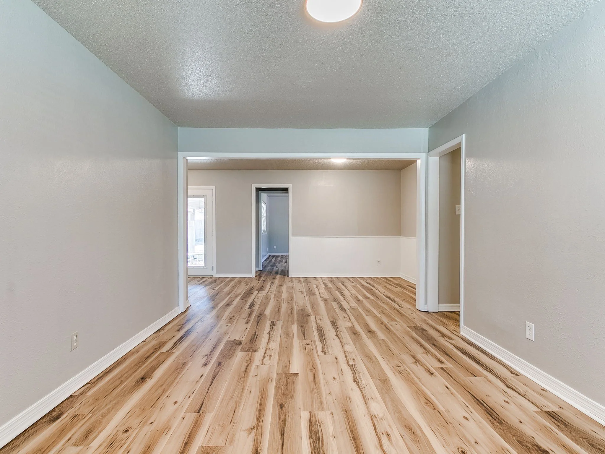 29-web-or-mls-1617 Avondale Dr-30.jpg