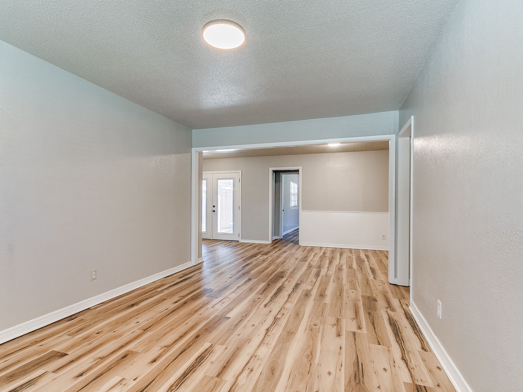 30-web-or-mls-1617 Avondale Dr-31.jpg