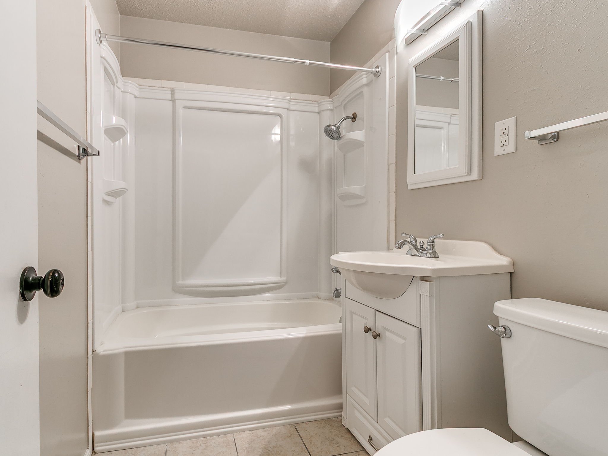 38-web-or-mls-1617 Avondale Dr-39.jpg