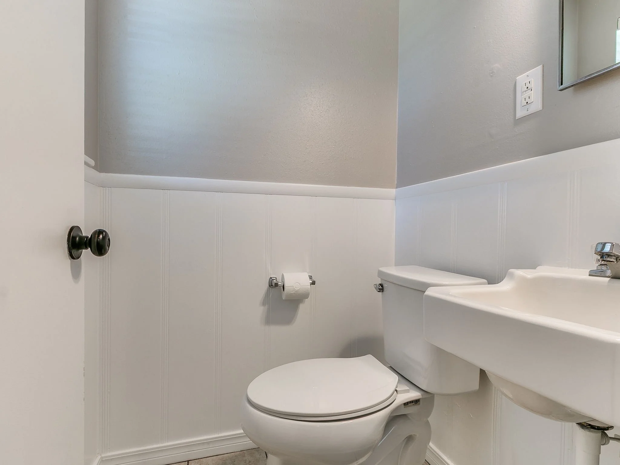 47-web-or-mls-1617 Avondale Dr-48.jpg