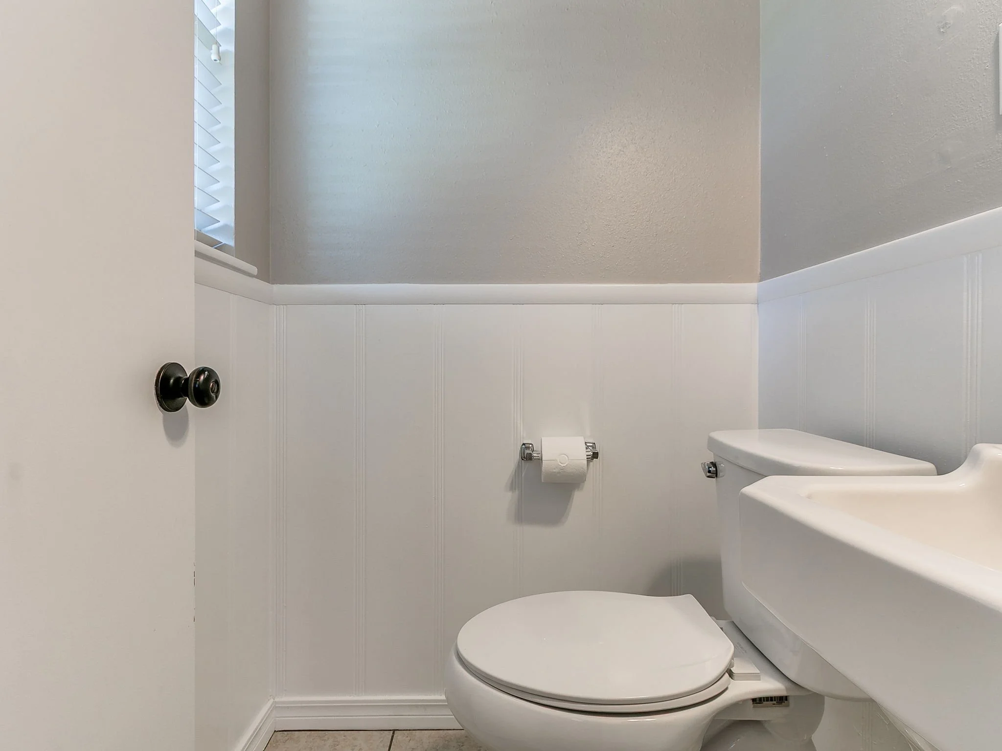 48-web-or-mls-1617 Avondale Dr-49.jpg