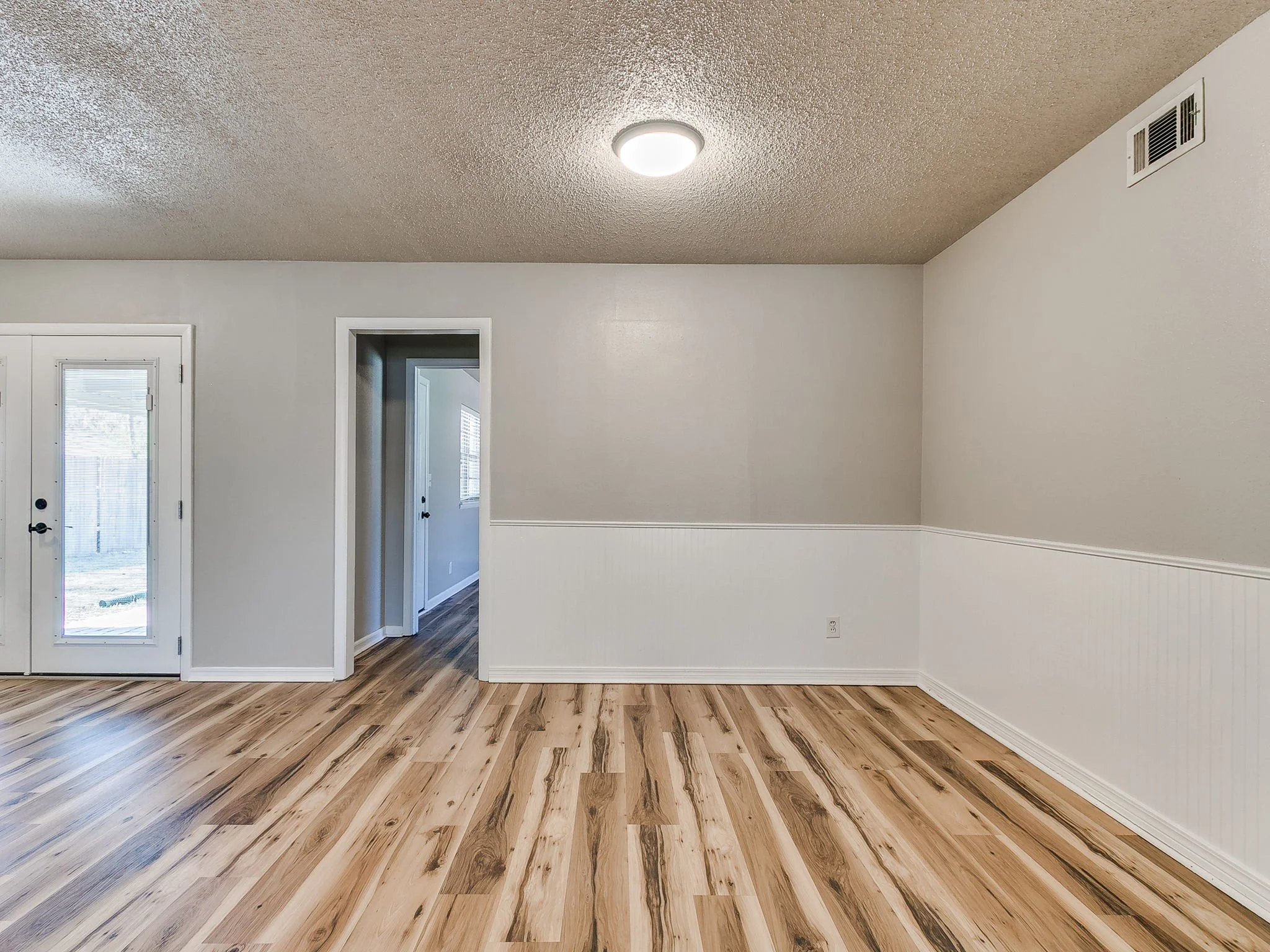 50-web-or-mls-1617 Avondale Dr-51.jpg