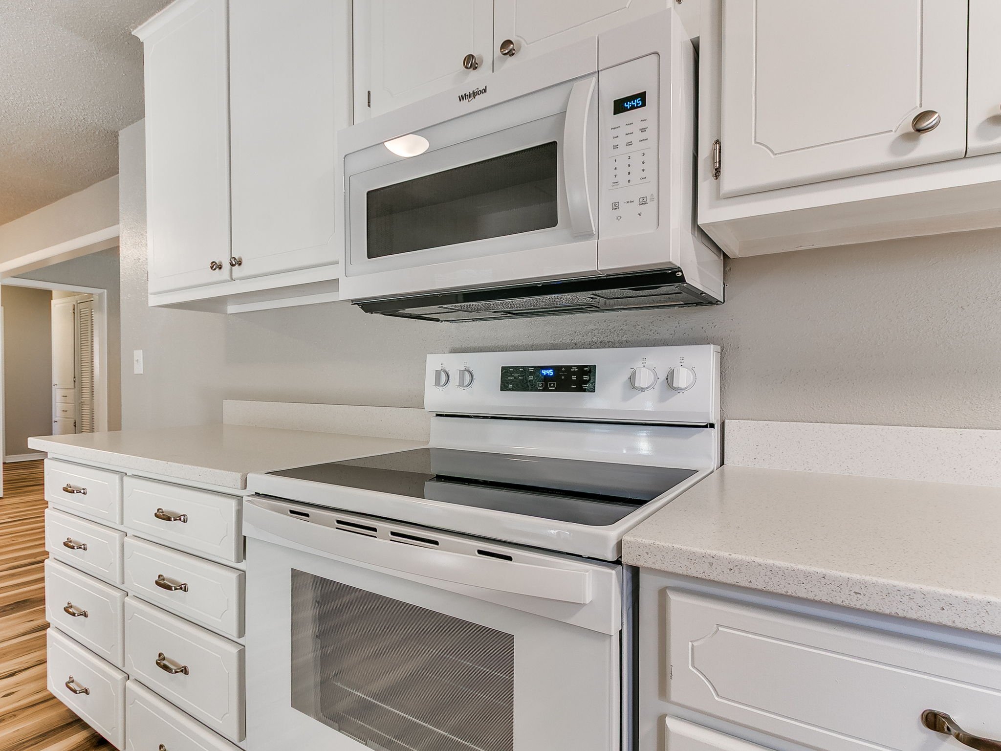 59-web-or-mls-1617 Avondale Dr-60.jpg