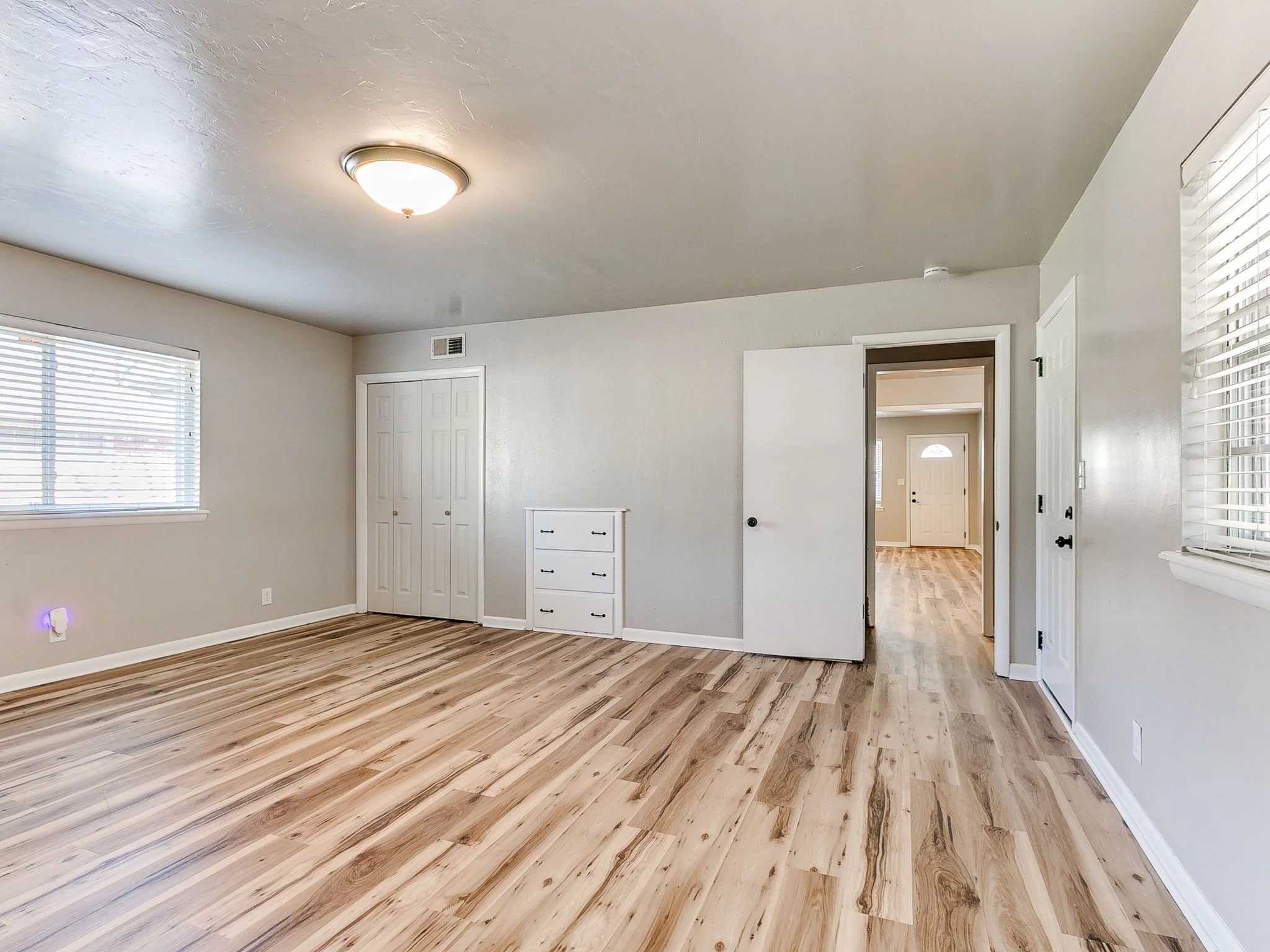 66-web-or-mls-1617 Avondale Dr-67.jpg