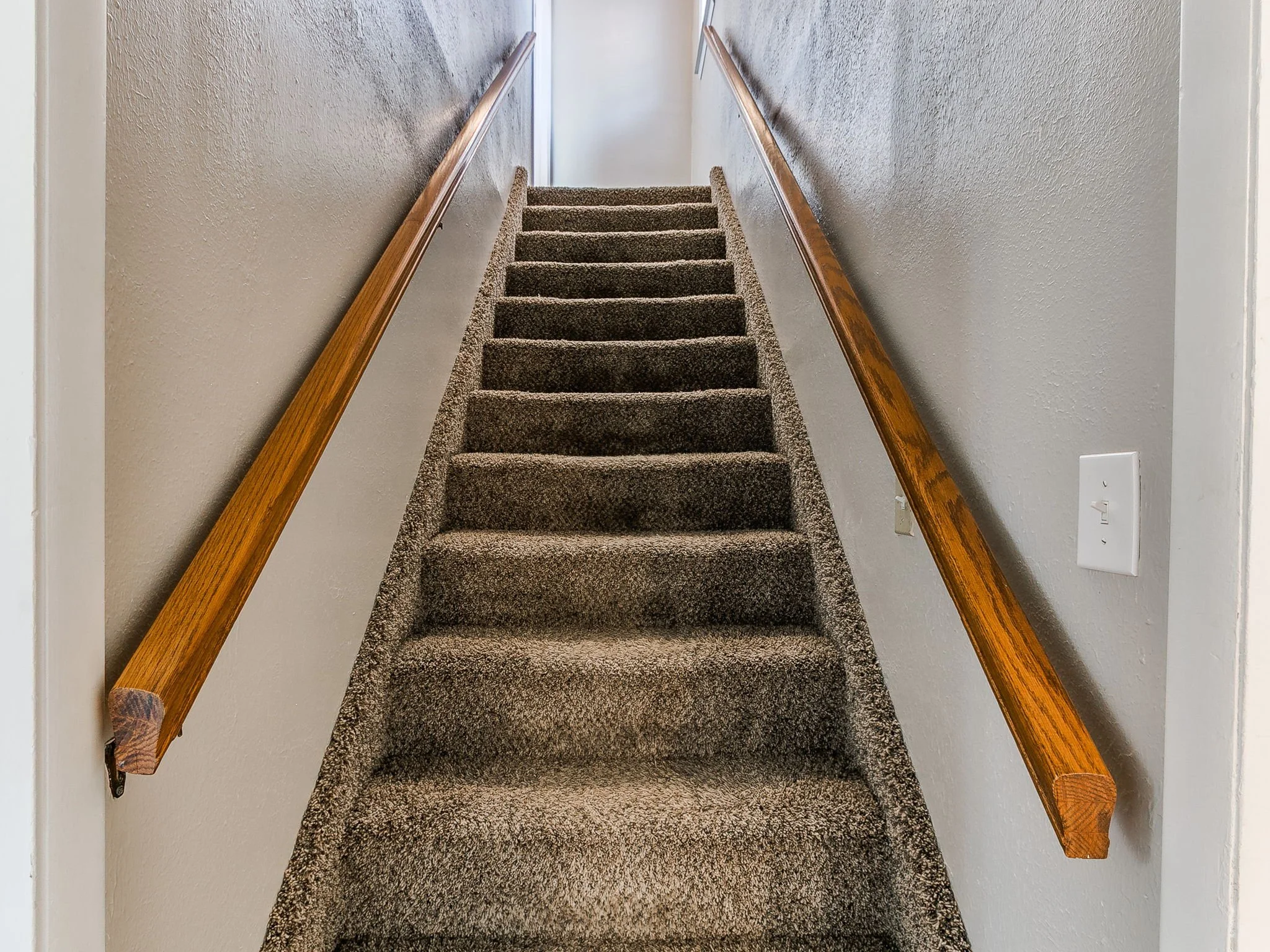 69-web-or-mls-1617 Avondale Dr-70.jpg