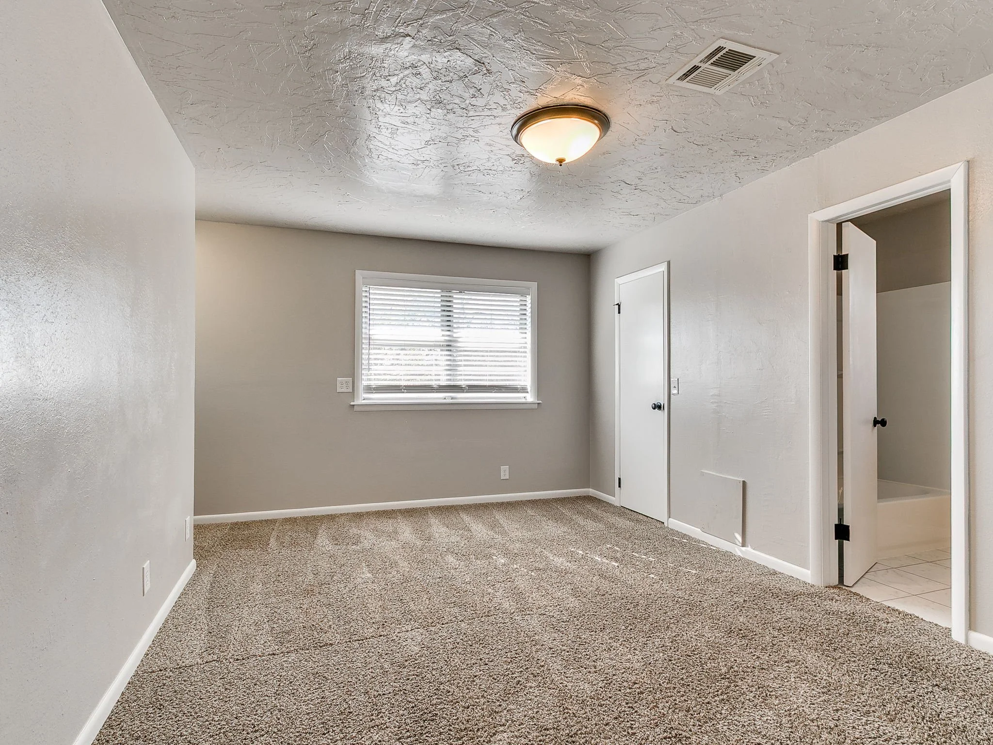 71-web-or-mls-1617 Avondale Dr-72.jpg