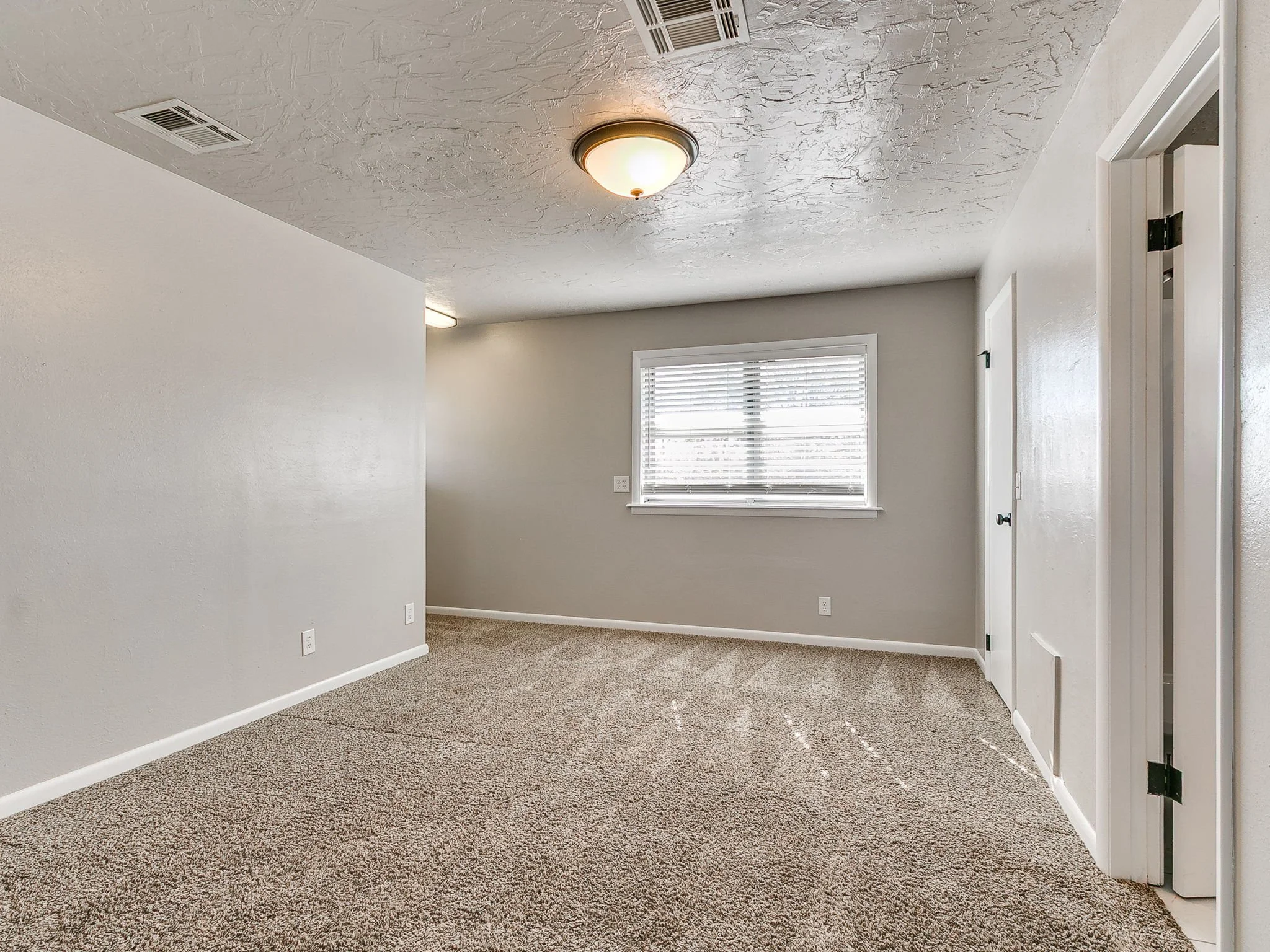 72-web-or-mls-1617 Avondale Dr-73.jpg