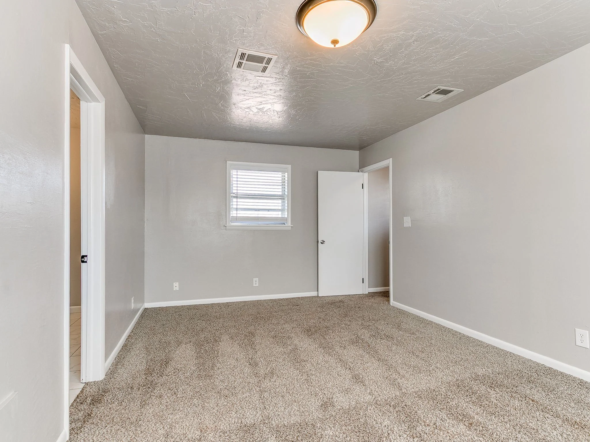 73-web-or-mls-1617 Avondale Dr-74.jpg