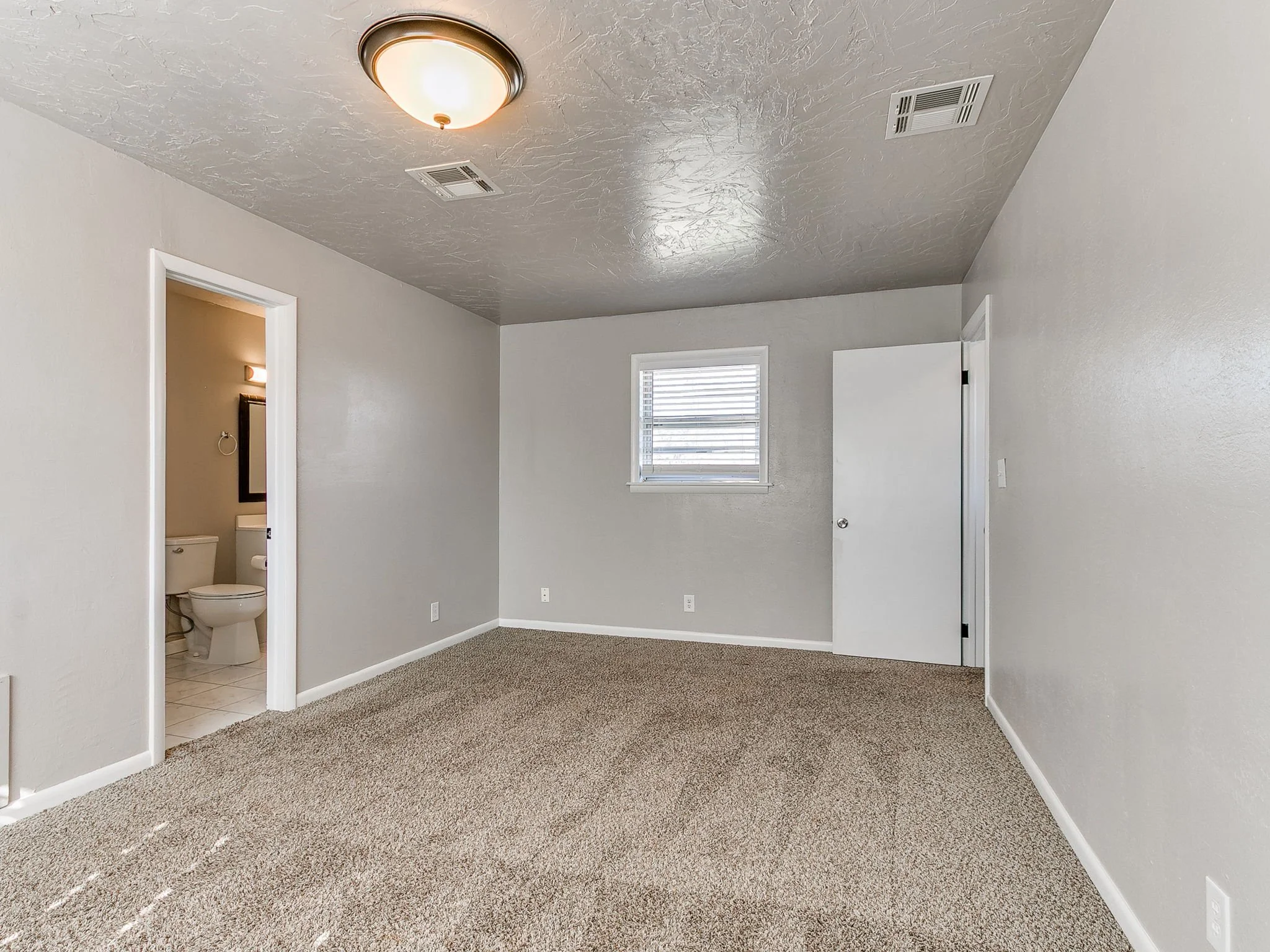 74-web-or-mls-1617 Avondale Dr-75.jpg