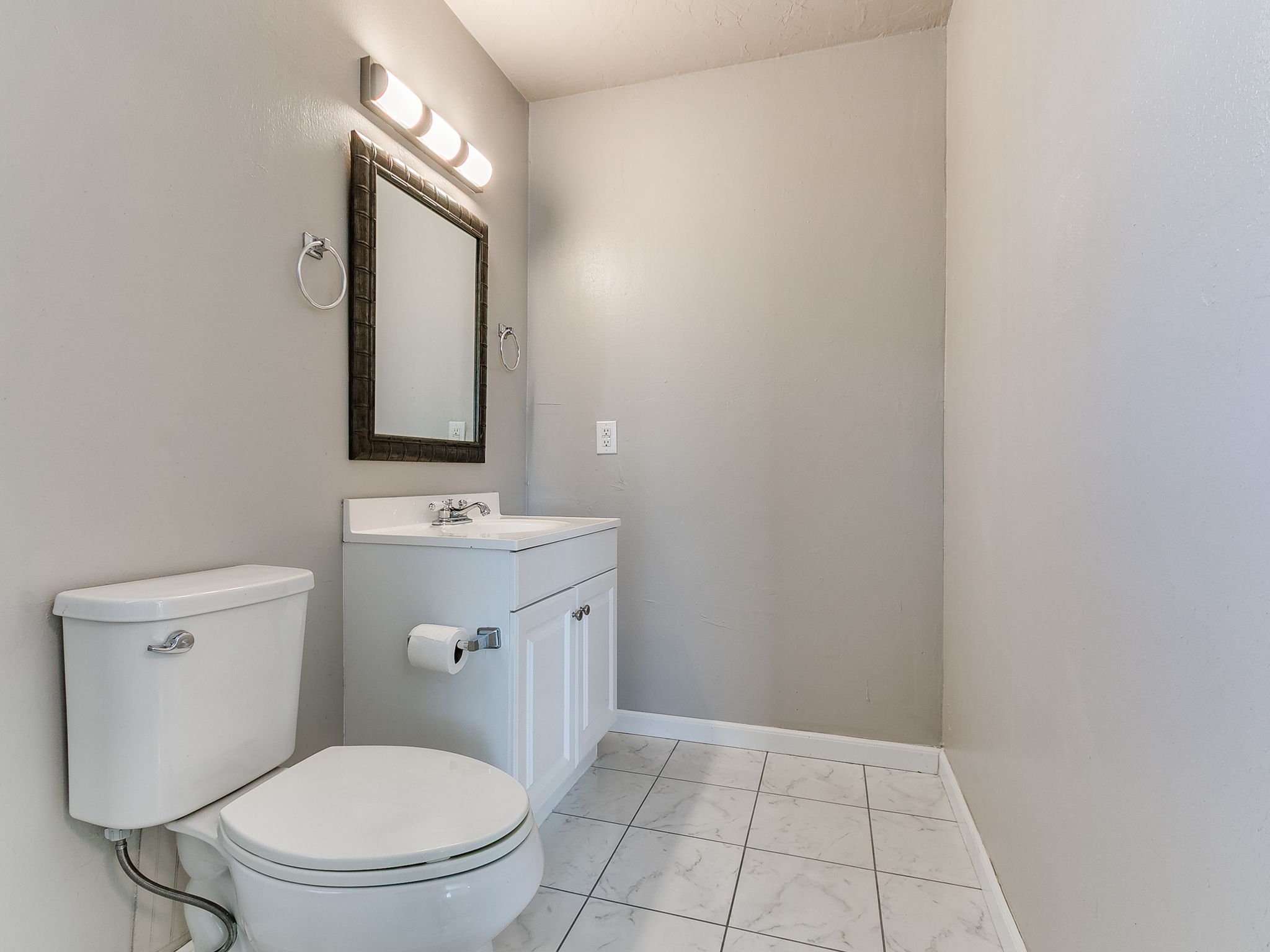 75-web-or-mls-1617 Avondale Dr-76.jpg