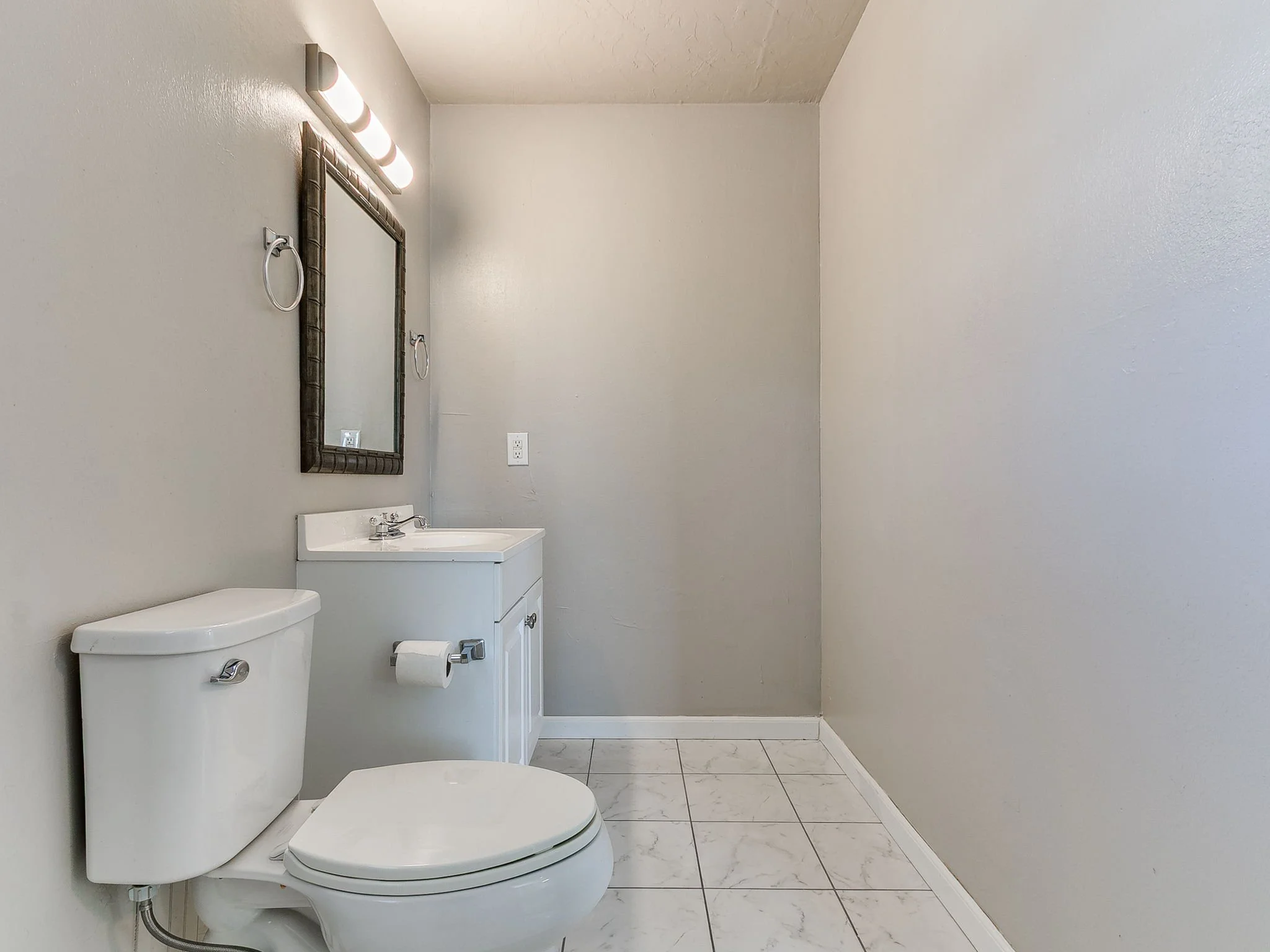 76-web-or-mls-1617 Avondale Dr-77.jpg