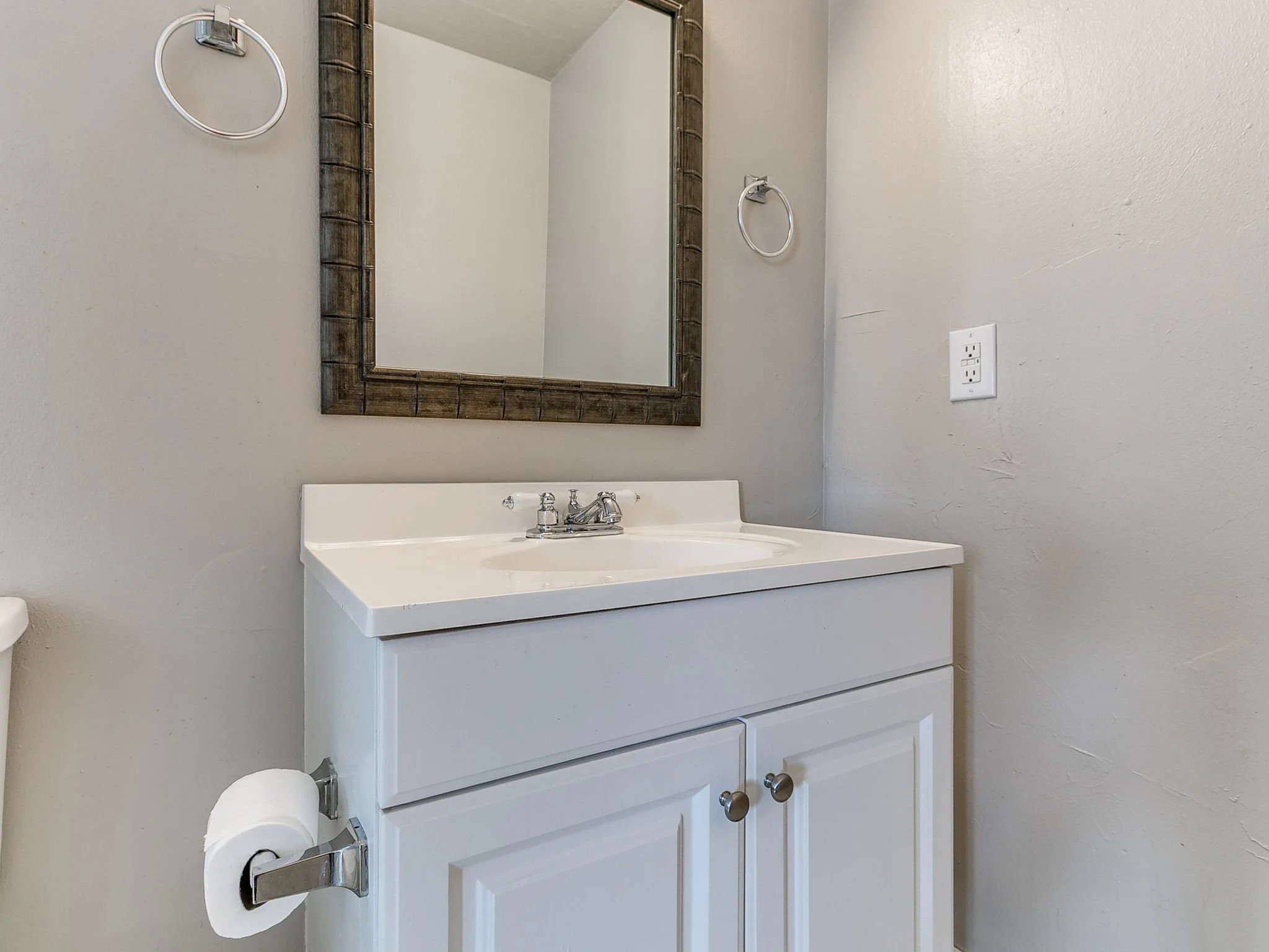 77-web-or-mls-1617 Avondale Dr-78.jpg